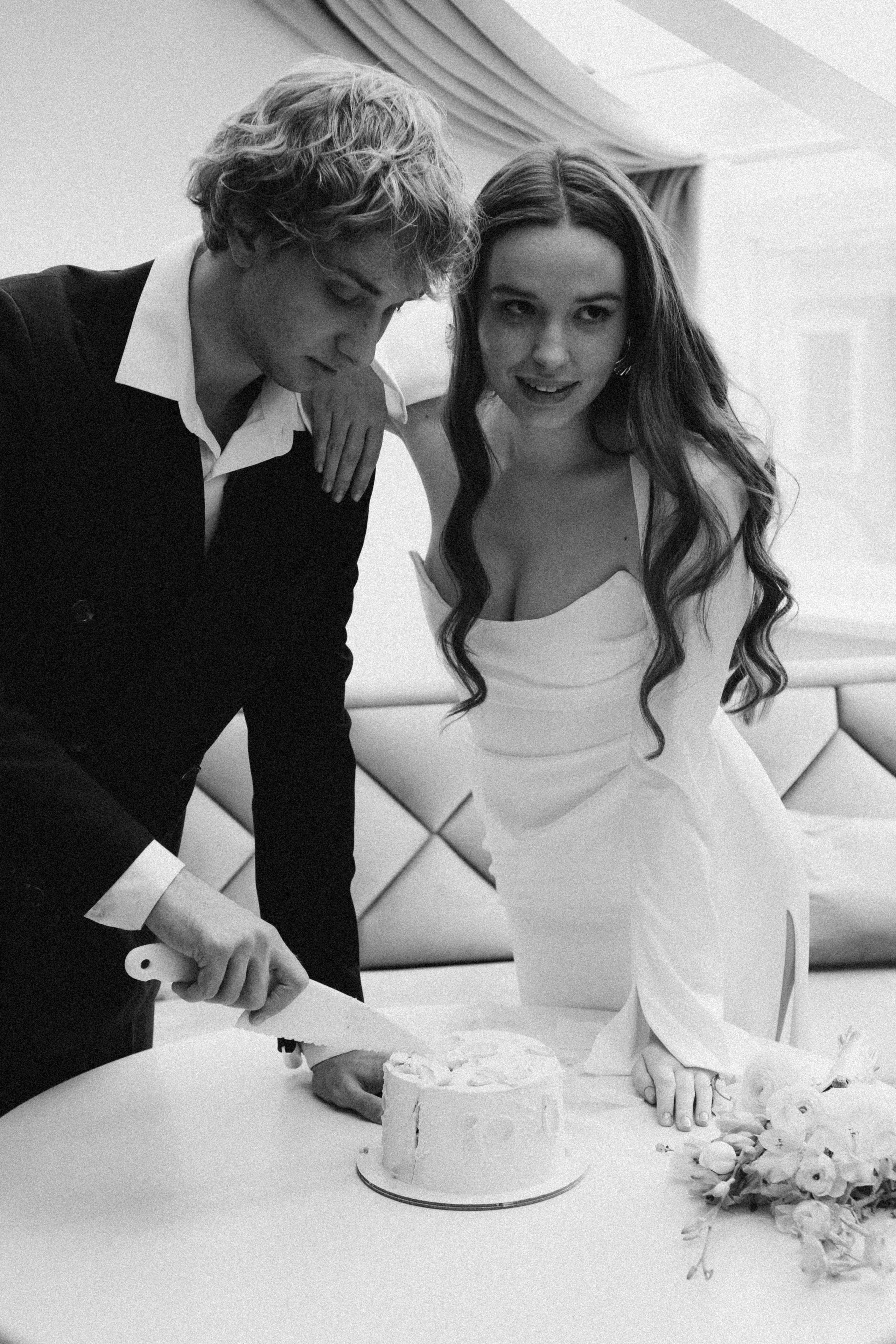 СВАДЕБНАЯ СЬЕМКА В ОТЕЛЕ. СБОРЫ ЖЕНИХА И НЕВЕСТЫ И ТАКЖЕ ТОР И ПОДГОТОВКА К ПРОГУЛКЕ. Профессиональный фотограф, Санкт-Петербург — Виктория Богомолова