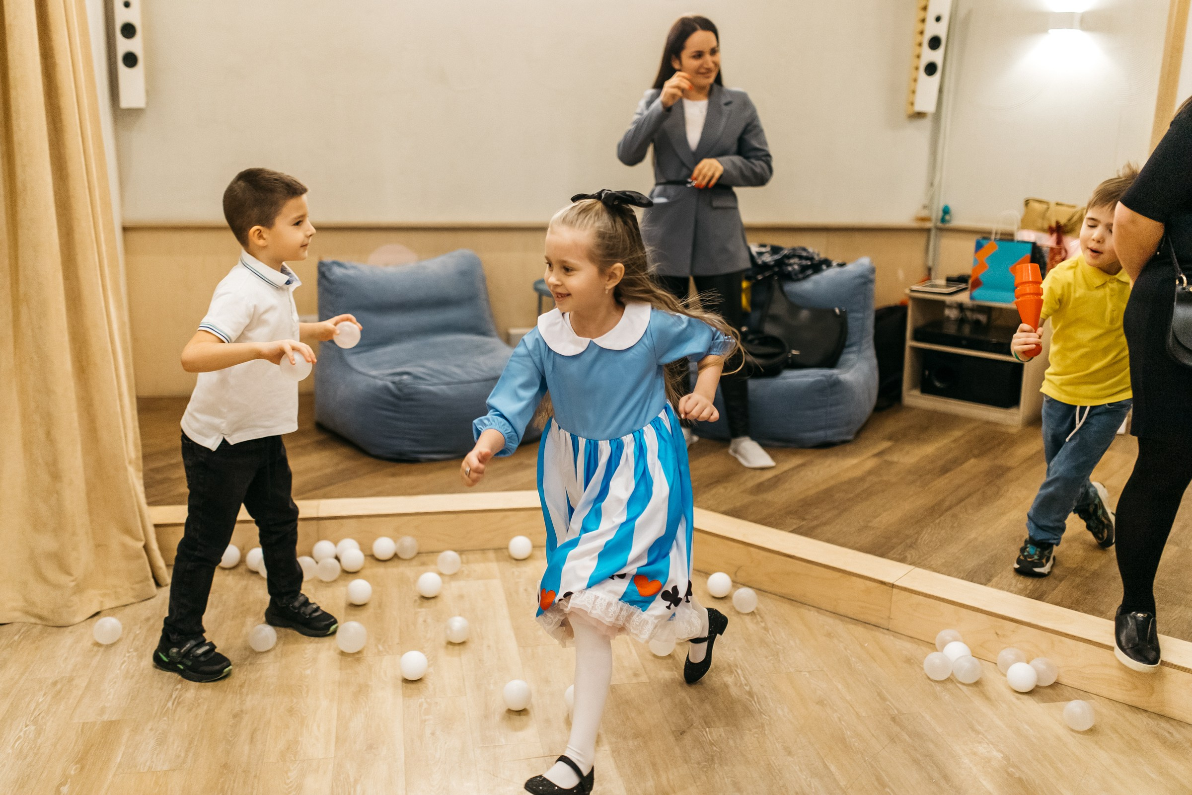 Алиса в стране чудес