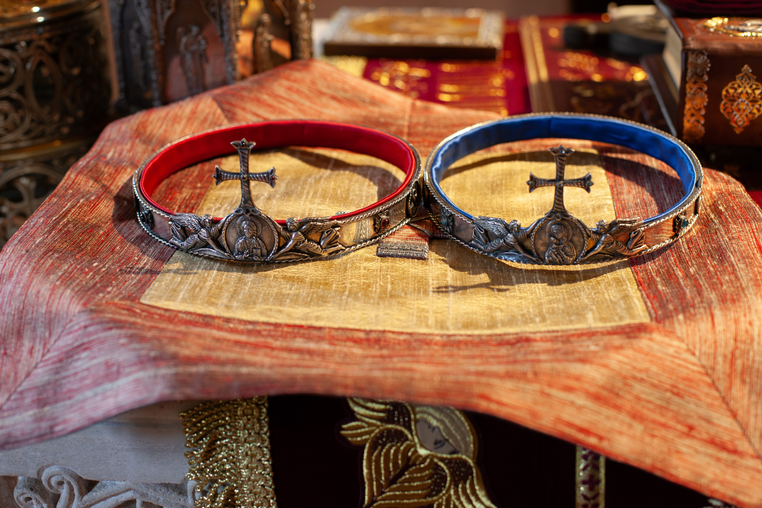 Венчание в храме Антипы Пергамского, стиль «ORWO UT21». Фотограф на крещение/венчание