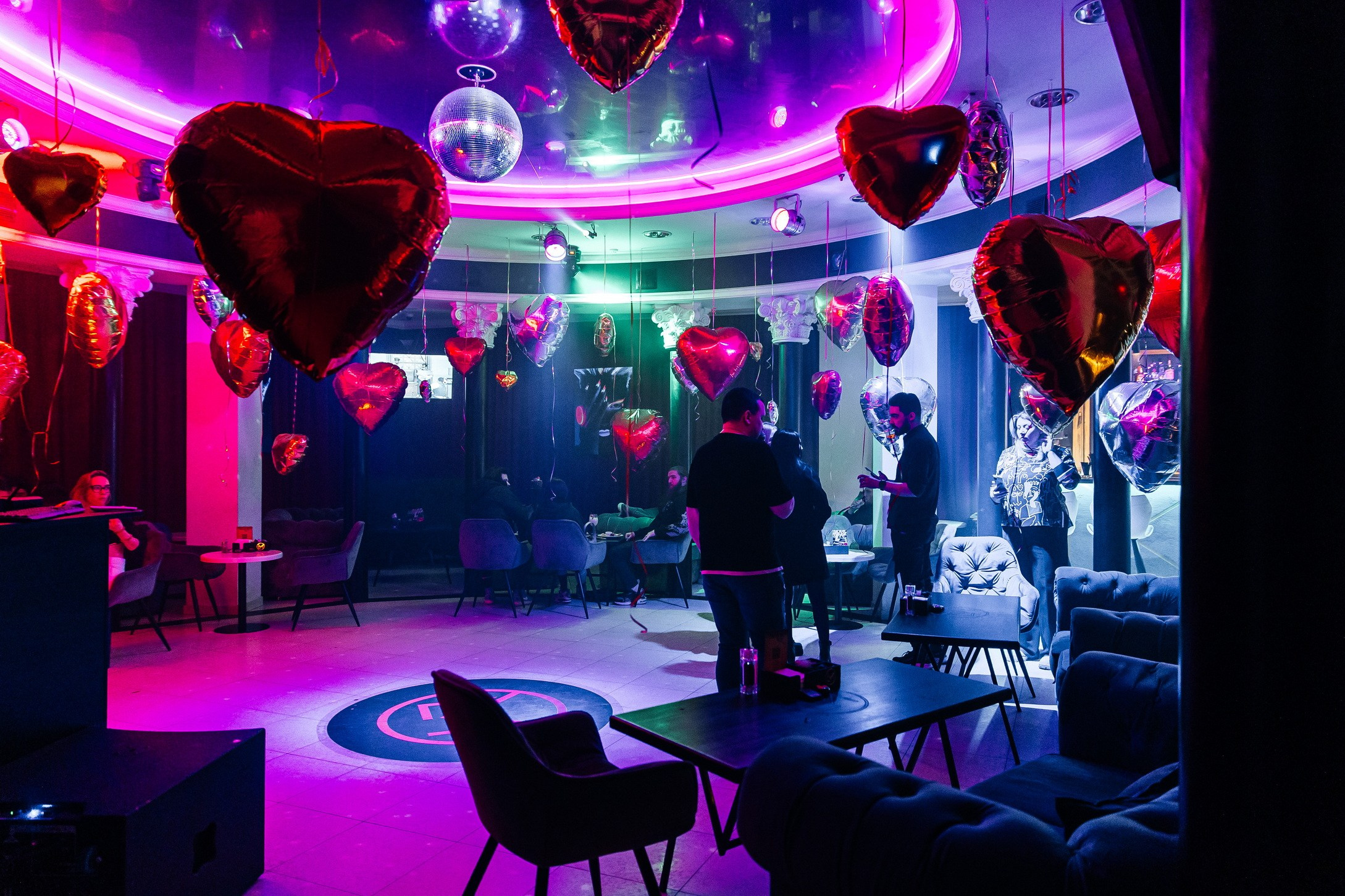 День Влюблённых в лаунж-баре Major 2024. Свадебный, семейный и детский фотограф в Калининграде Елена Кравцова