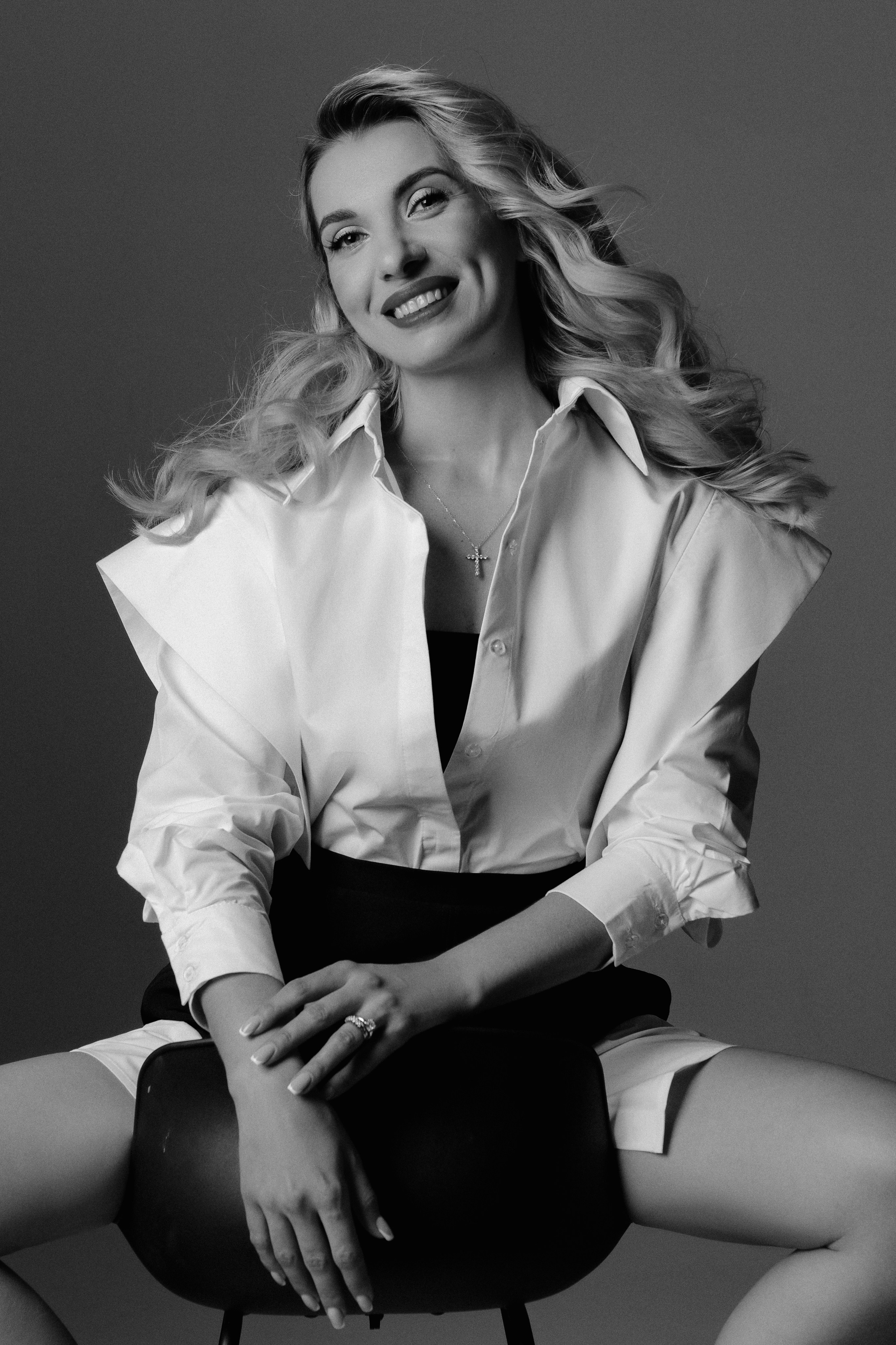 Елена и Назар. Семейная фотосессия на циклораме. Фотограф в Москве Ольга Сатони