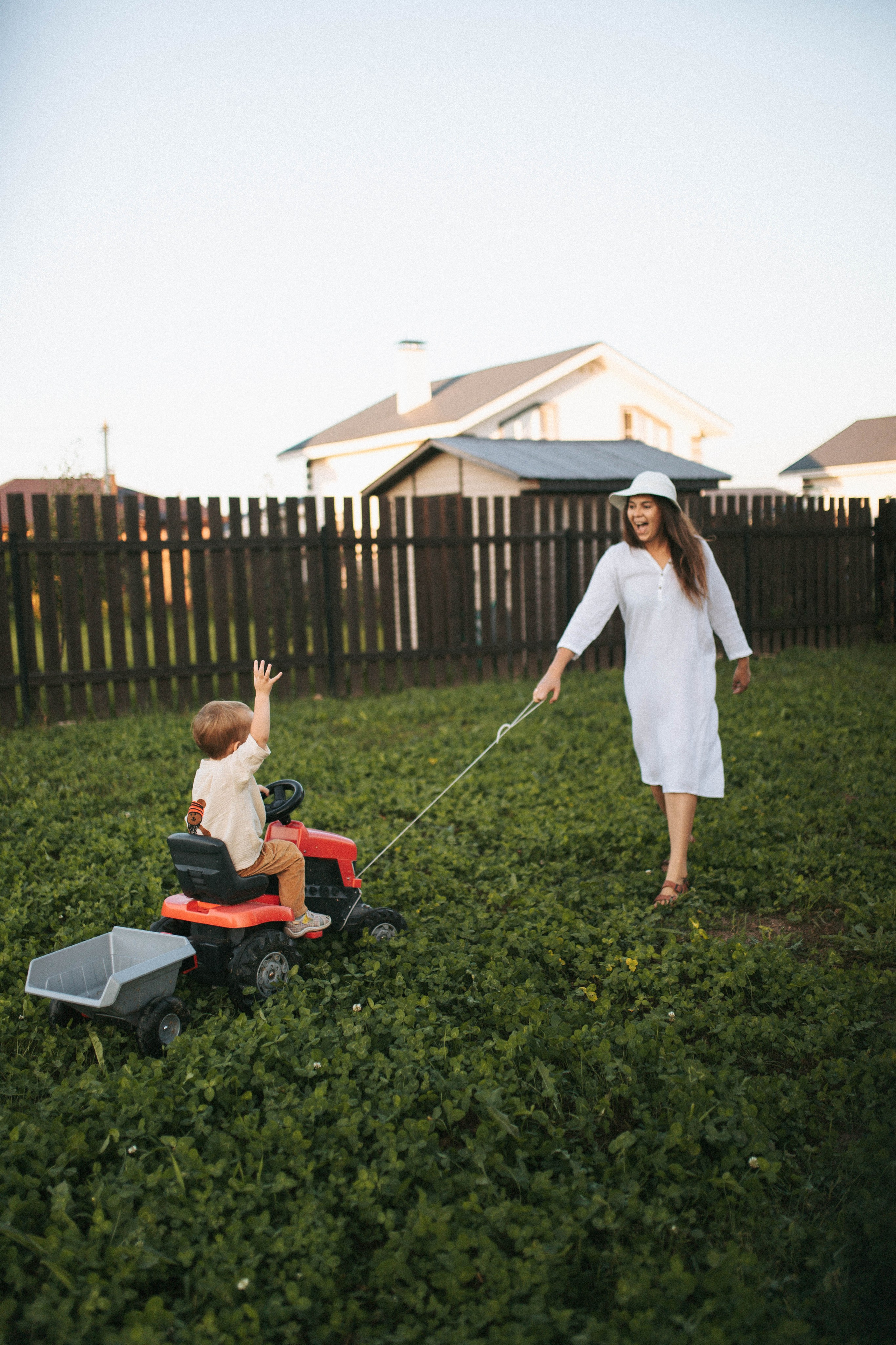 Во дворе своего дома. Свадебный и семейный фотограф в Нижнем Новгороде