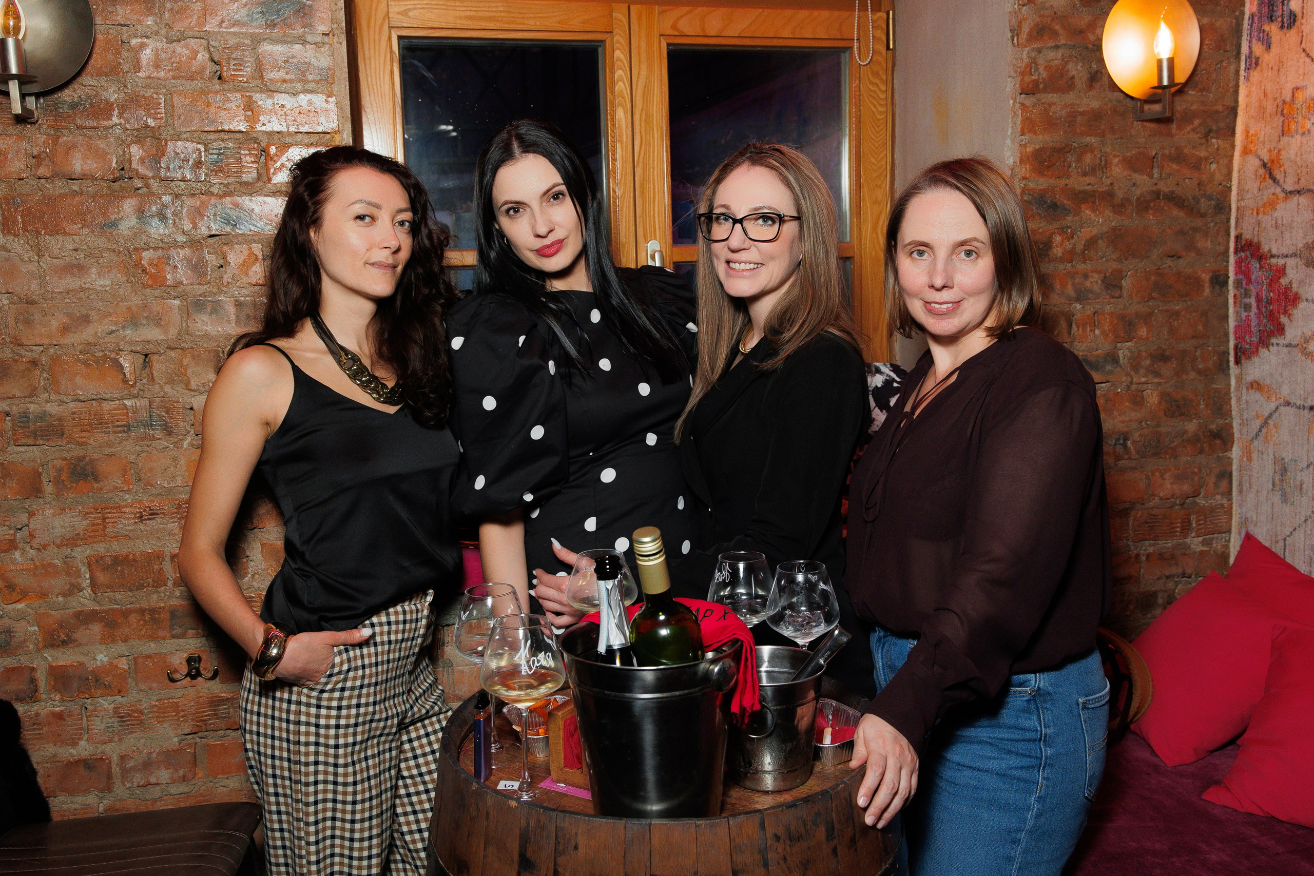 ВИНОТЕКА — 8 МАРТА. СВОИ. ФОТООТЧЕТЫ-СОБЫТИЯ-МЕСТА