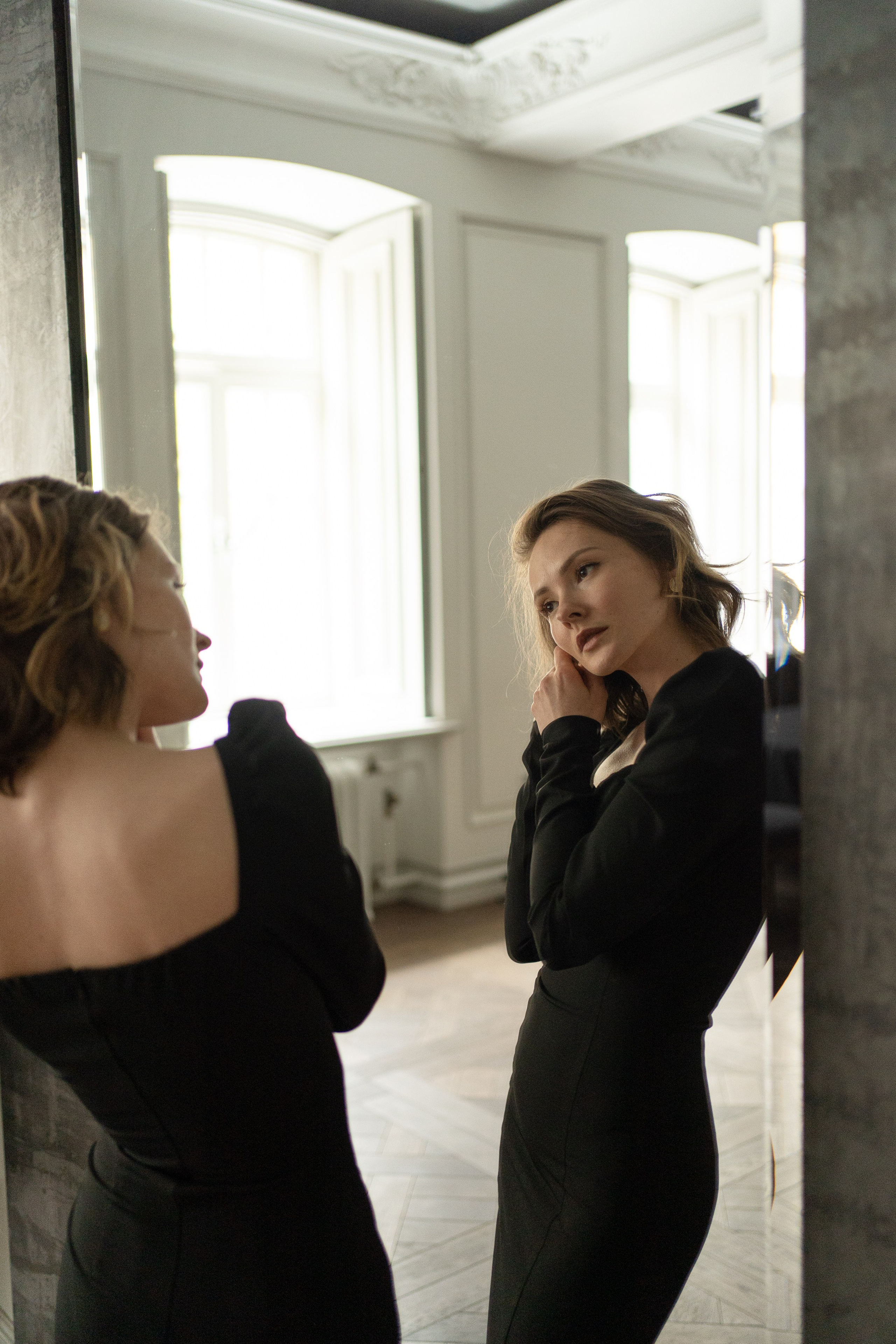 Парижская мелодия II. Главная