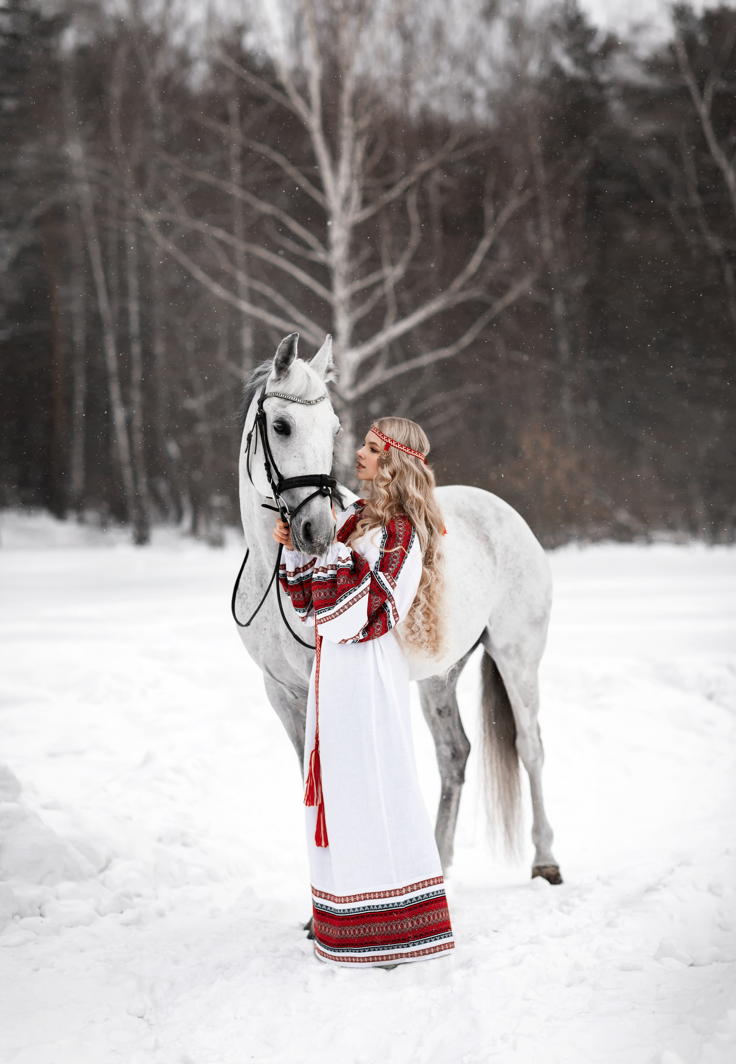 A11. Дизайнер костюмов и украшений, фотограф