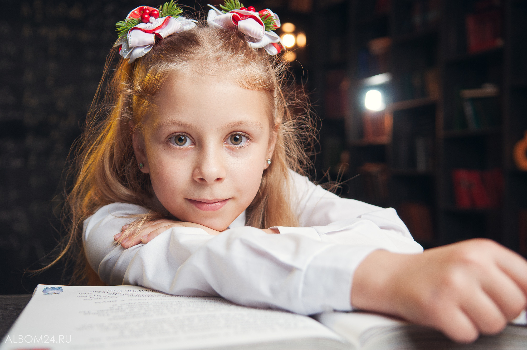 Первоклашки из Прогимназии № 131 в фотостудии. Выпускные альбомы и фотосъемка в Красноярске