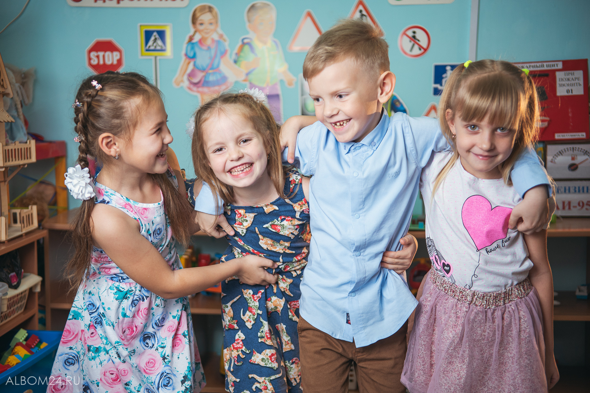 Съемка на выпускной альбом Бархатовский сад, гр. Подсолнушки. Выпускные альбомы и фотосъемка в Красноярске