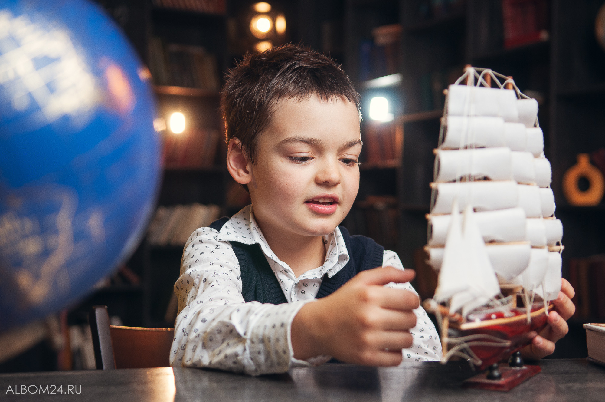 Первоклашки из Прогимназии № 131 в фотостудии. Выпускные альбомы и фотосъемка в Красноярске