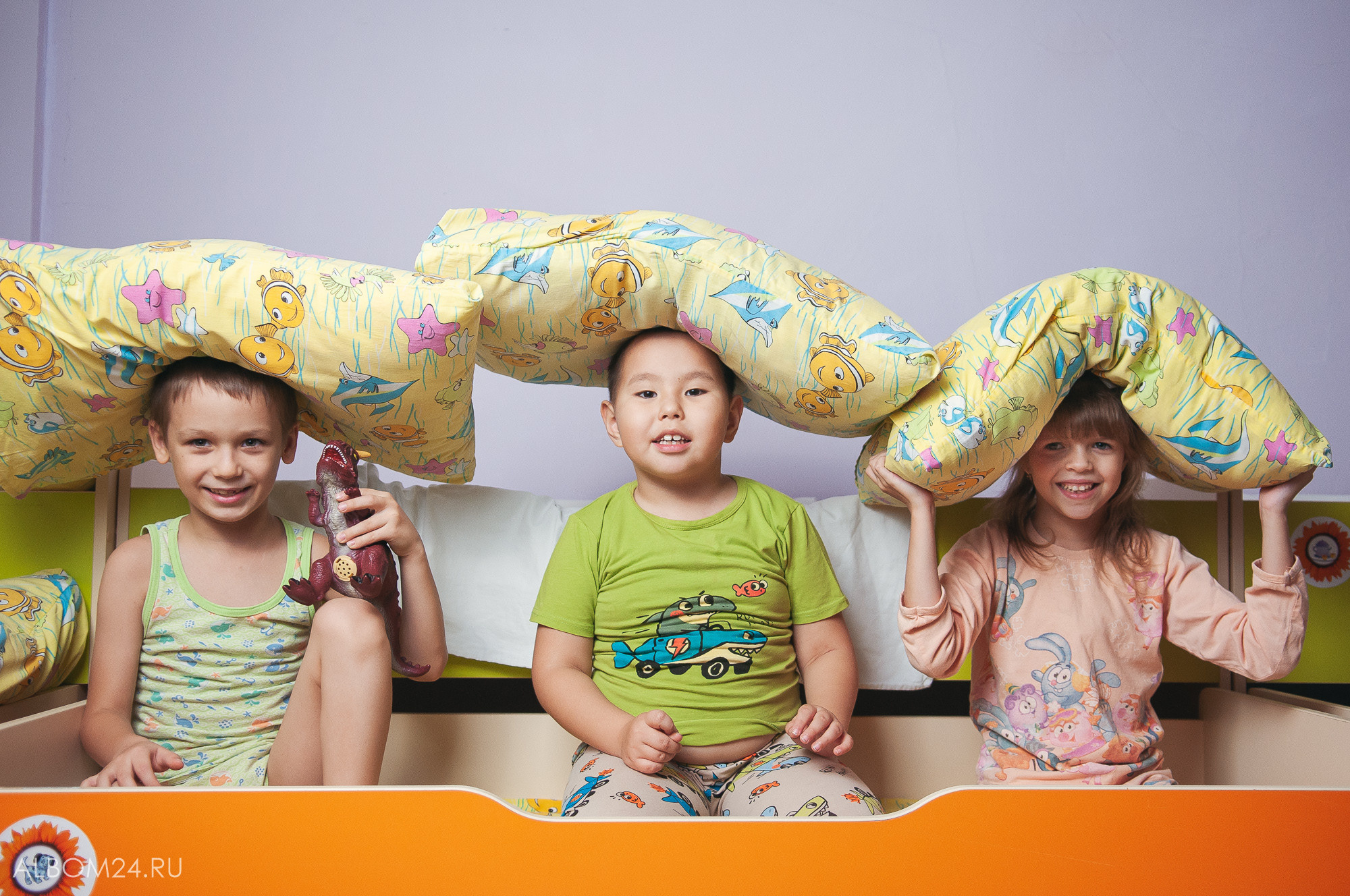 Съемка на выпускной альбом Бархатовский сад, гр. Подсолнушки. Выпускные альбомы и фотосъемка в Красноярске