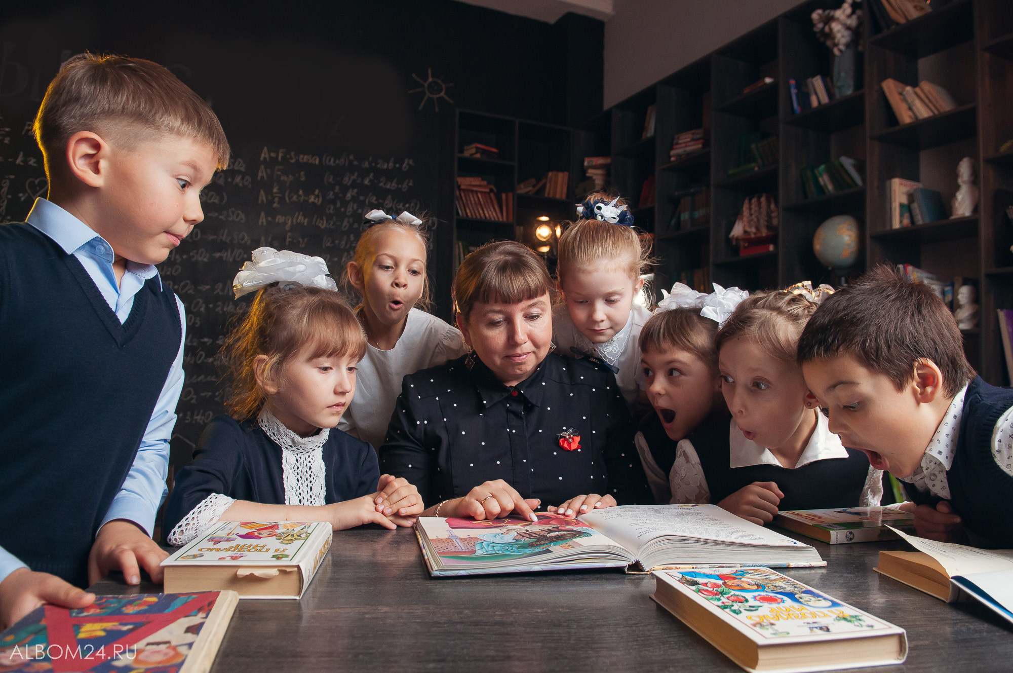 Первоклашки из Прогимназии № 131 в фотостудии. Выпускные альбомы и фотосъемка в Красноярске