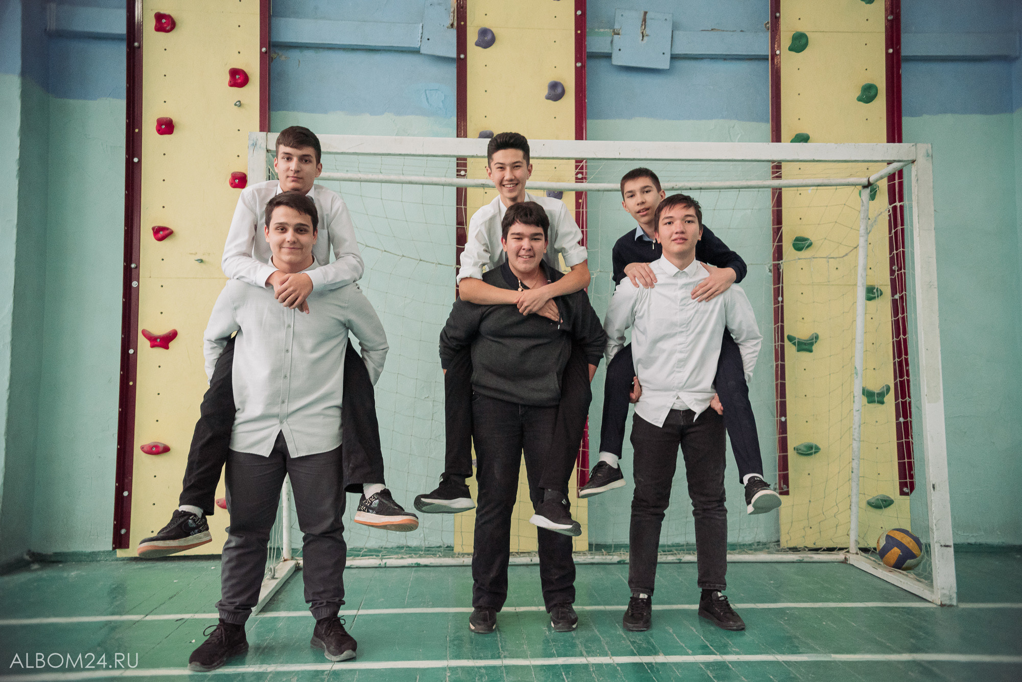 Съемка на выпускной альбом Школа 148 9Г. Выпускные альбомы и фотосъемка в Красноярске