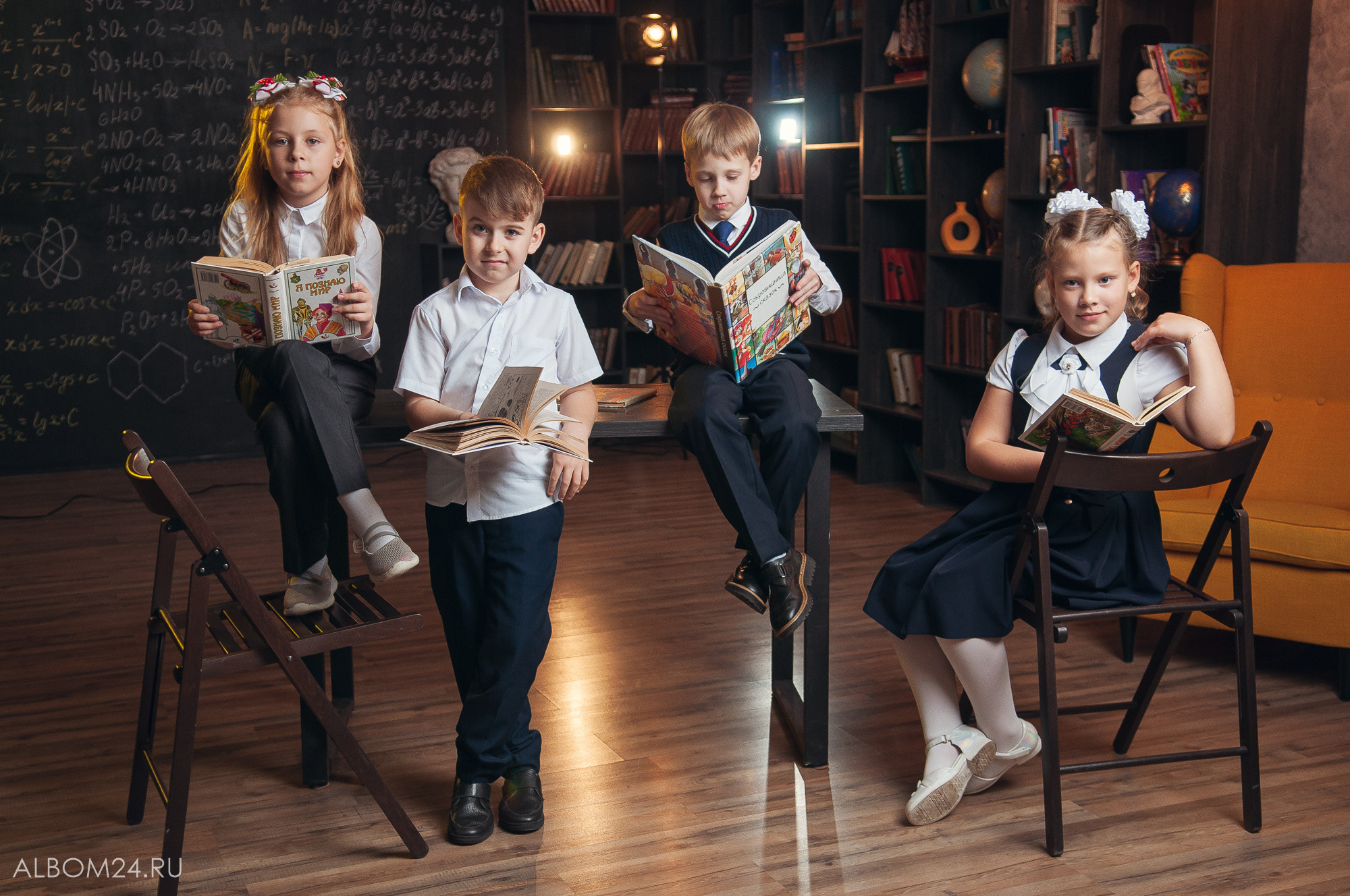 Первоклашки из Прогимназии № 131 в фотостудии. Выпускные альбомы и фотосъемка в Красноярске