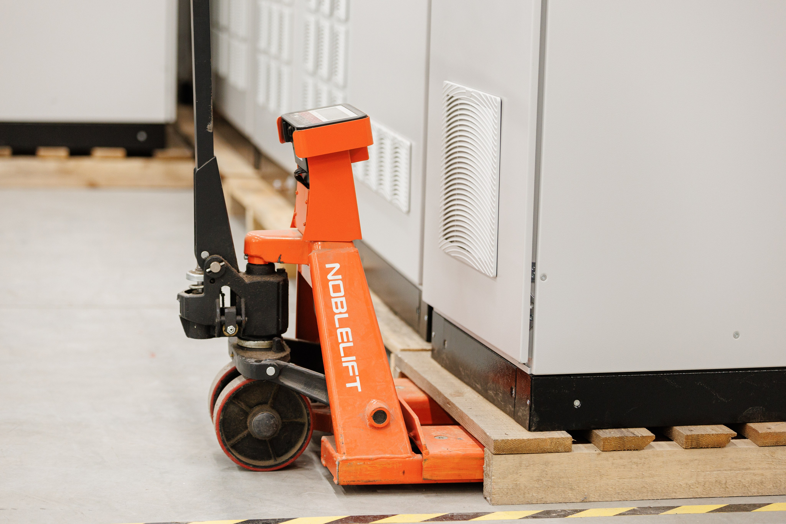 Вольтаг — Экскурсия по производству. Контент для бизнеса в Екатеринбурге Полдень Медиа