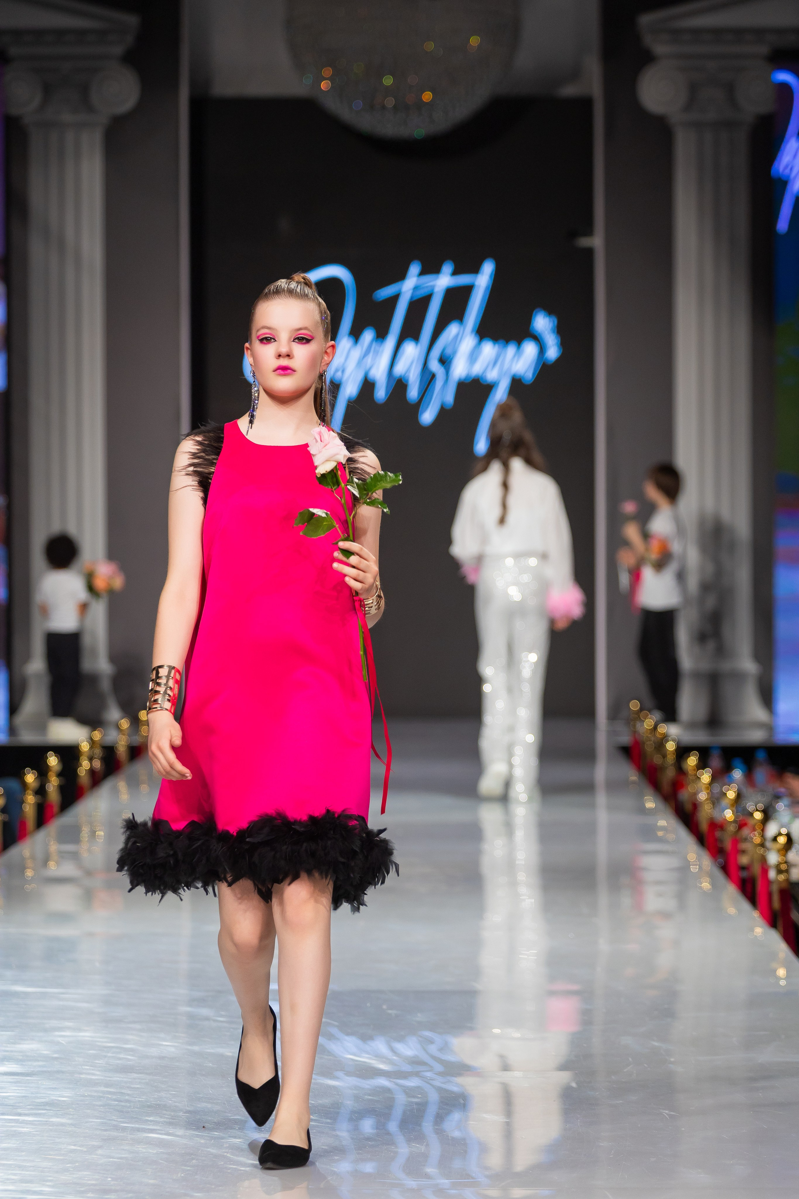 Estet Fashion Week. Photomantis