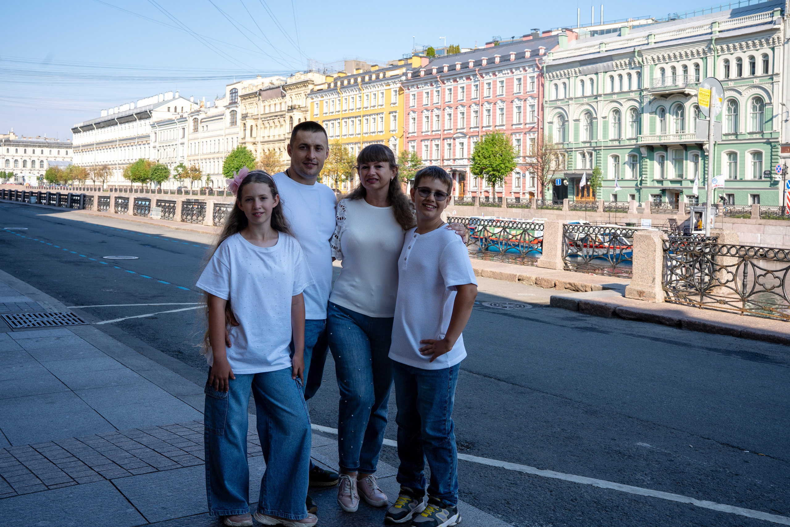 Фотопрогулка для семьи по достопримечательностям Питера. Студийный и портретный фотограф в САНКТ-ПЕТЕРБУРГЕИрина Махаон