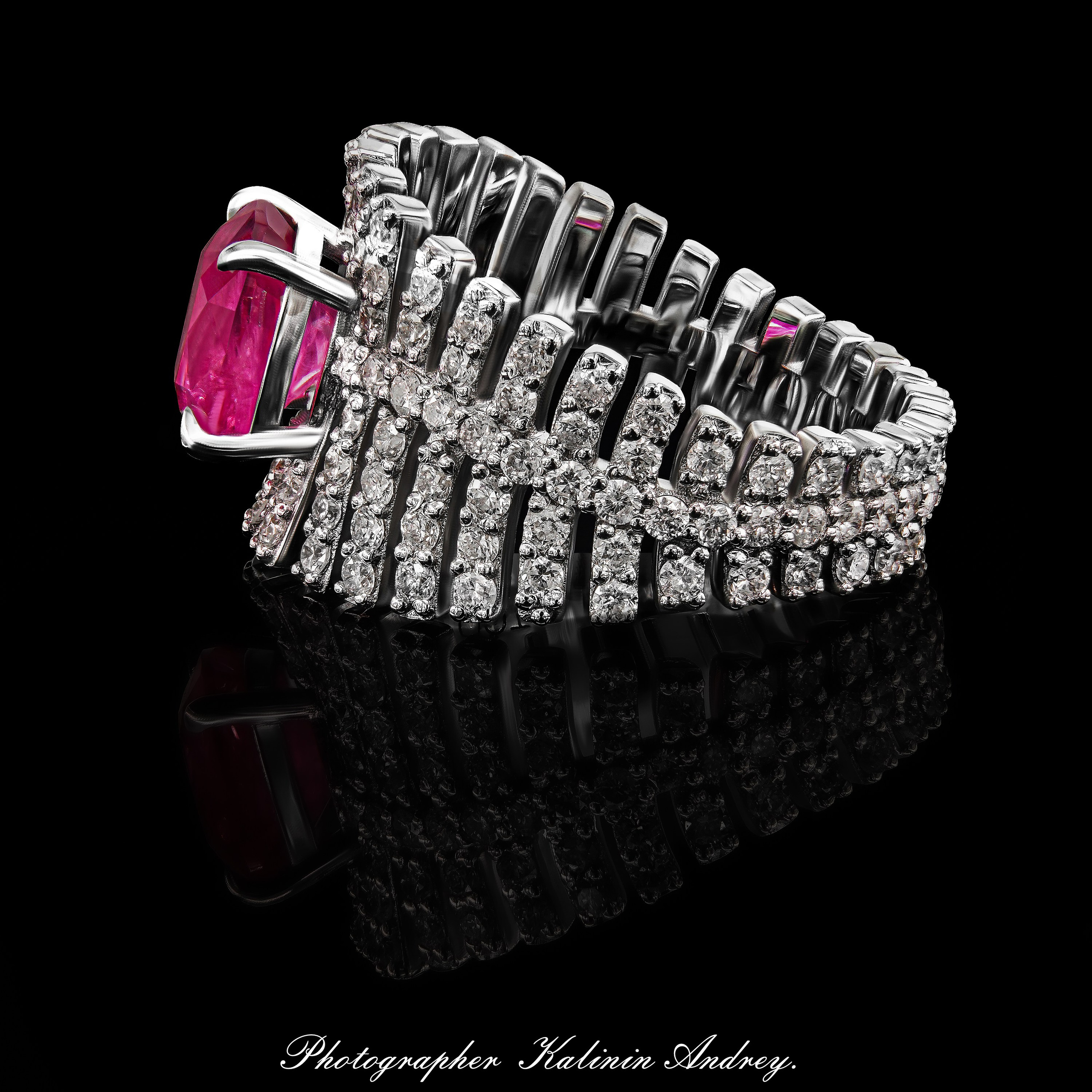 Рекламная эксклюзивная предметная фотосъёмка ювелирных изделий в Москве  тел +7 966-003-13-07. Высококачественная профессиональная рекламная фотосъёмка ювелирных украшений, драгоценных камней в Москве. Обучение, консультация