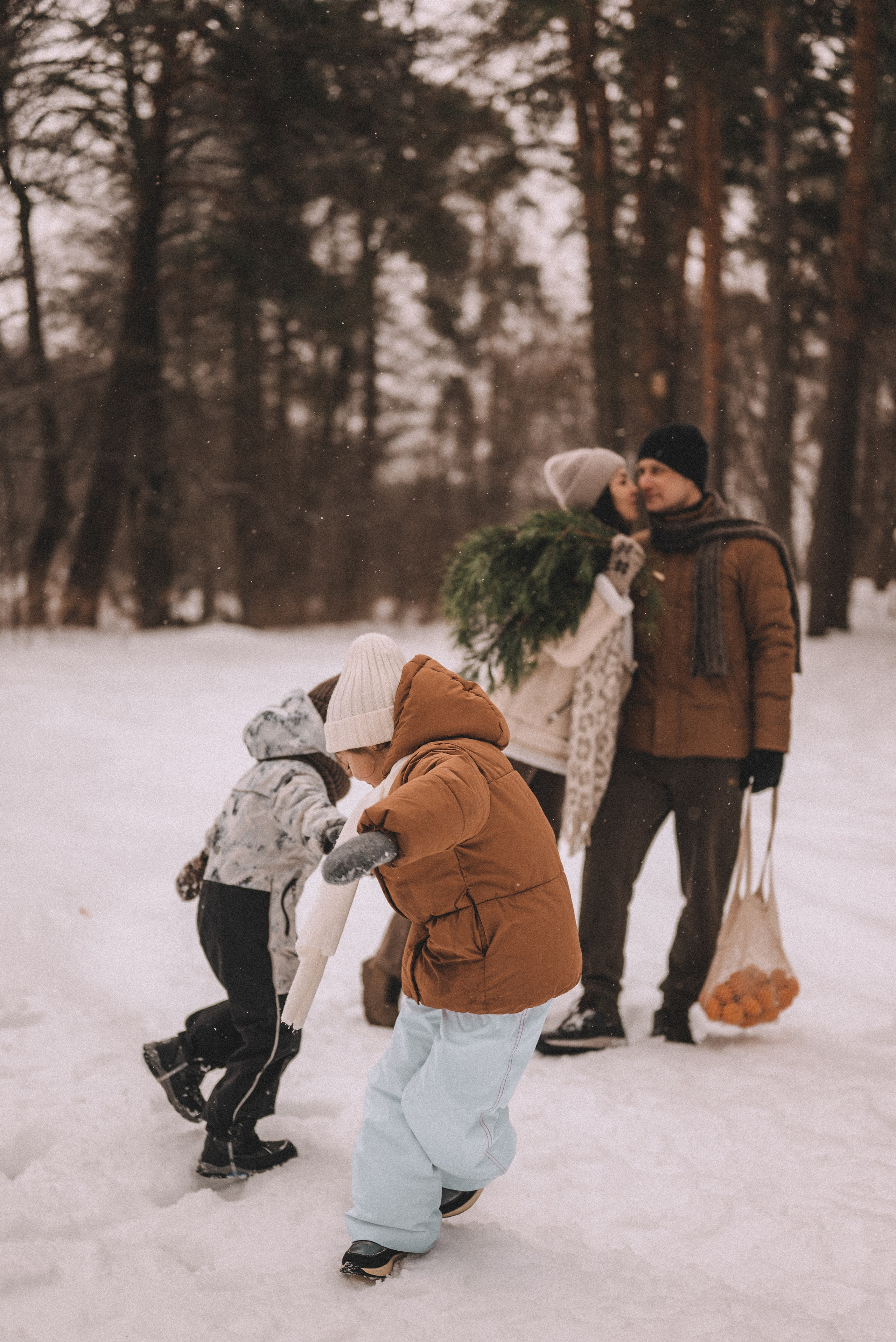 Сергей и Наталья с Ксюшей и Максимом. Фотограф Кристина Пархоменко
