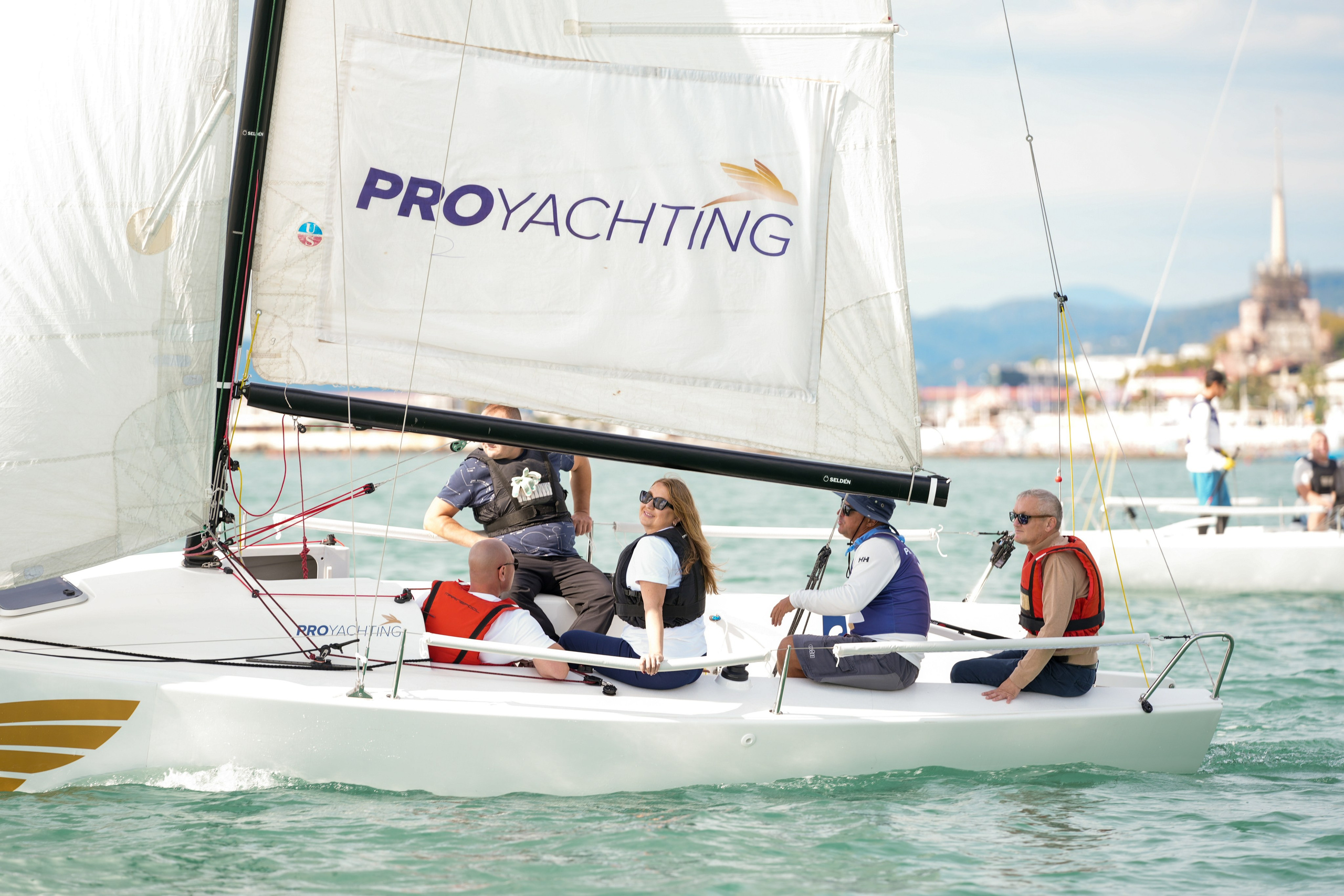 Яхтенная регата для компании Агрегатка. Репортажный фотограф в Красной Поляне и Сочи Павлюченко Екатерина