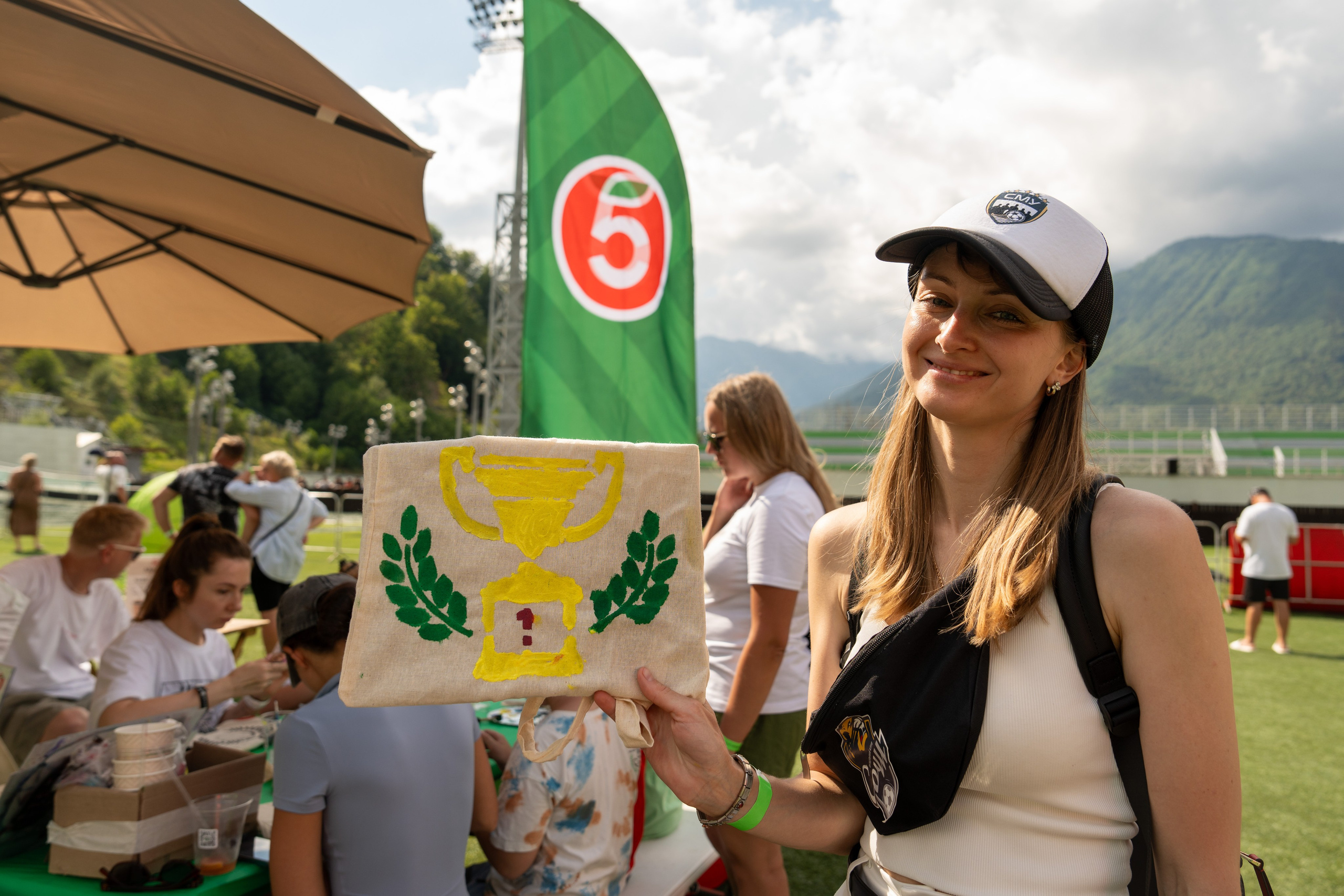 Фотоотчет партнеской интеграции для сети «Пятерочка» на фестивале «Grounded». Репортажный фотограф в Красной Поляне и Сочи Павлюченко Екатерина