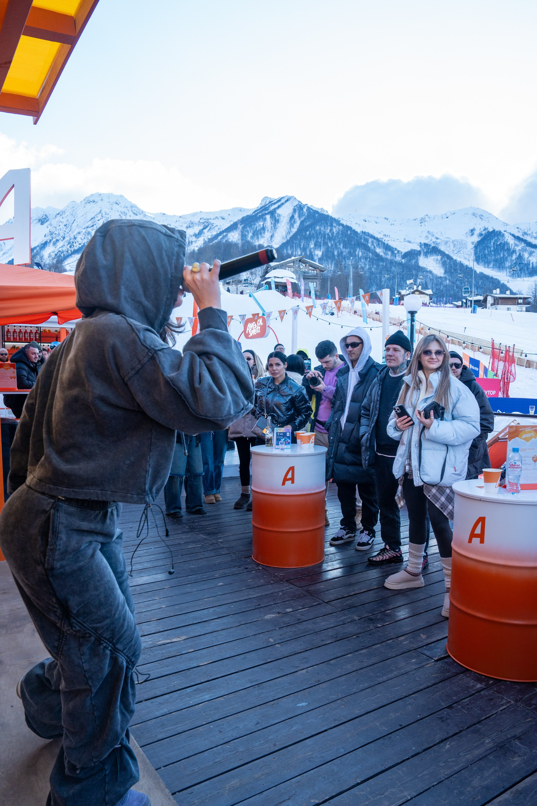 Фотоотчет партнерской интеграции Aperol Spritz на Роза Фест 2025. Репортажный фотограф в Красной Поляне и Сочи Павлюченко Екатерина
