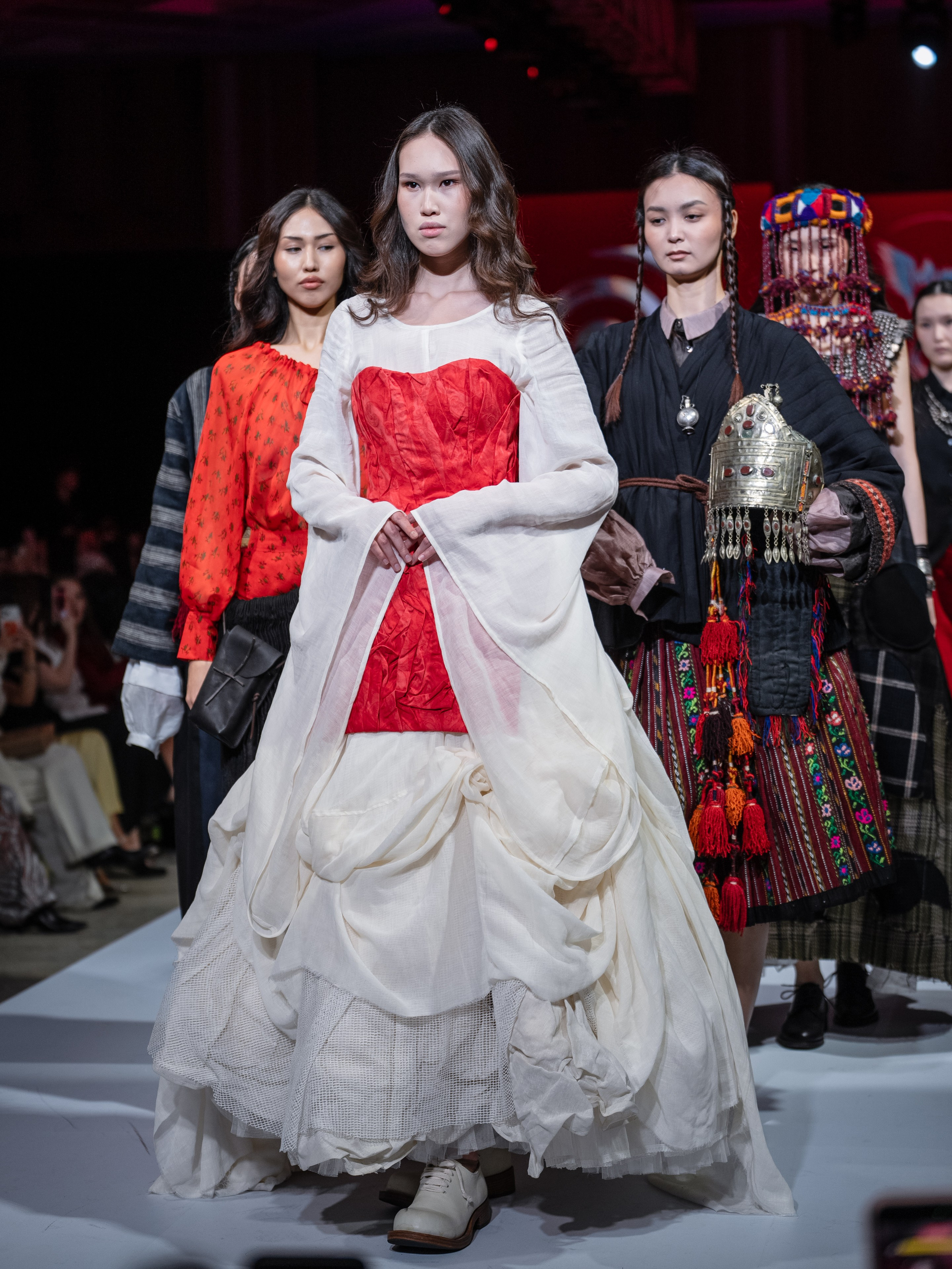 EURASIAN FASHION WEEK Reberth. Сайт Алматинского НЮ АРТ, будуар и фэшн фотографа Дениса Карпенко