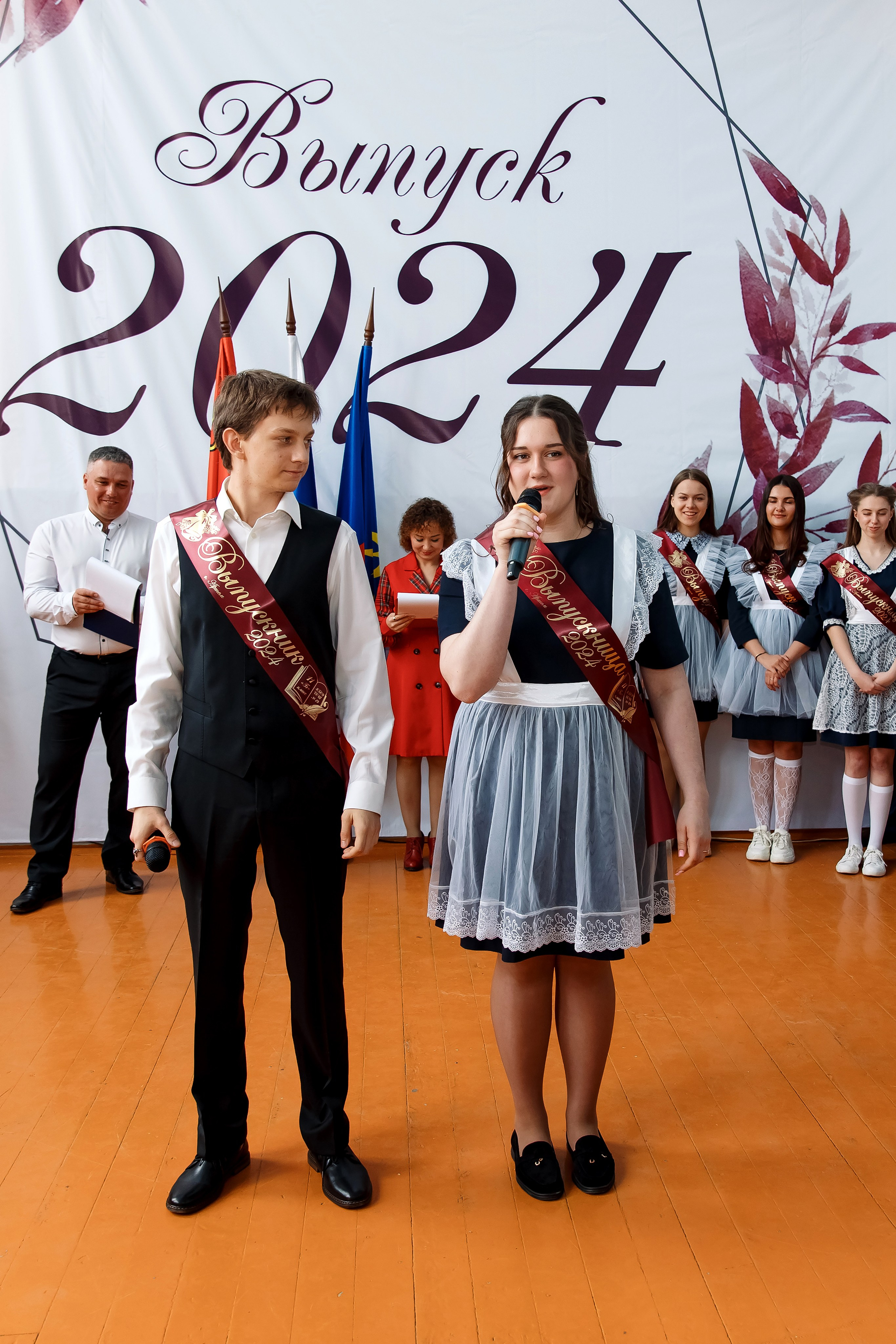 11 класс Последний звонок. Фотограф Любовь Корниенко, Примоский край