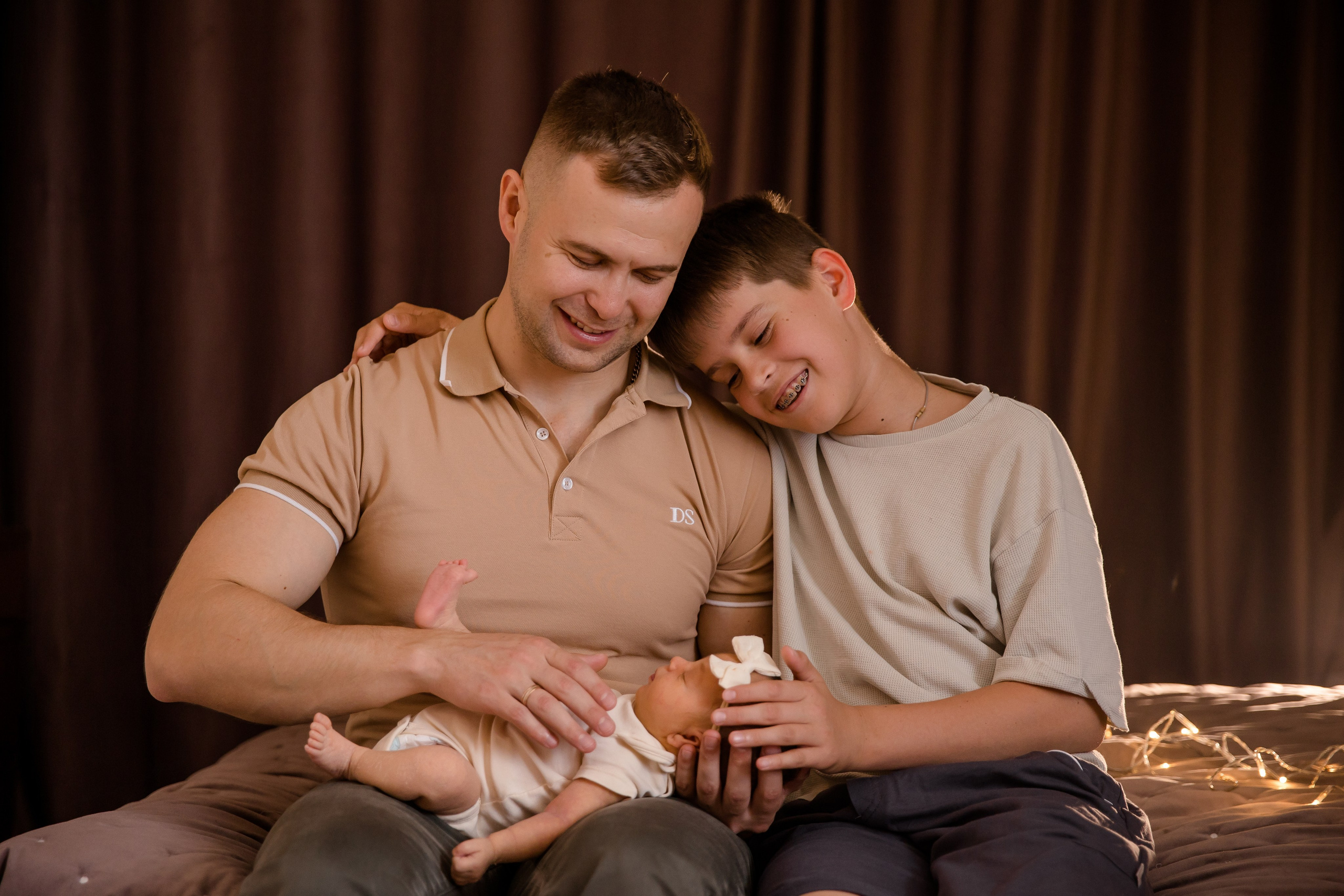 Новорожденная Ульяна в уюте дома. Семейный и детский фотограф в Москве Вера Ускова