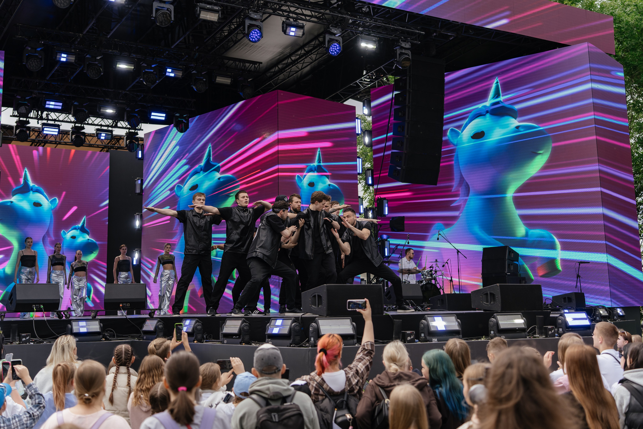 VK FEST Инфлюенсеры. Андрей Сухинин репортажный свадебный фотограф Санкт-Петербург