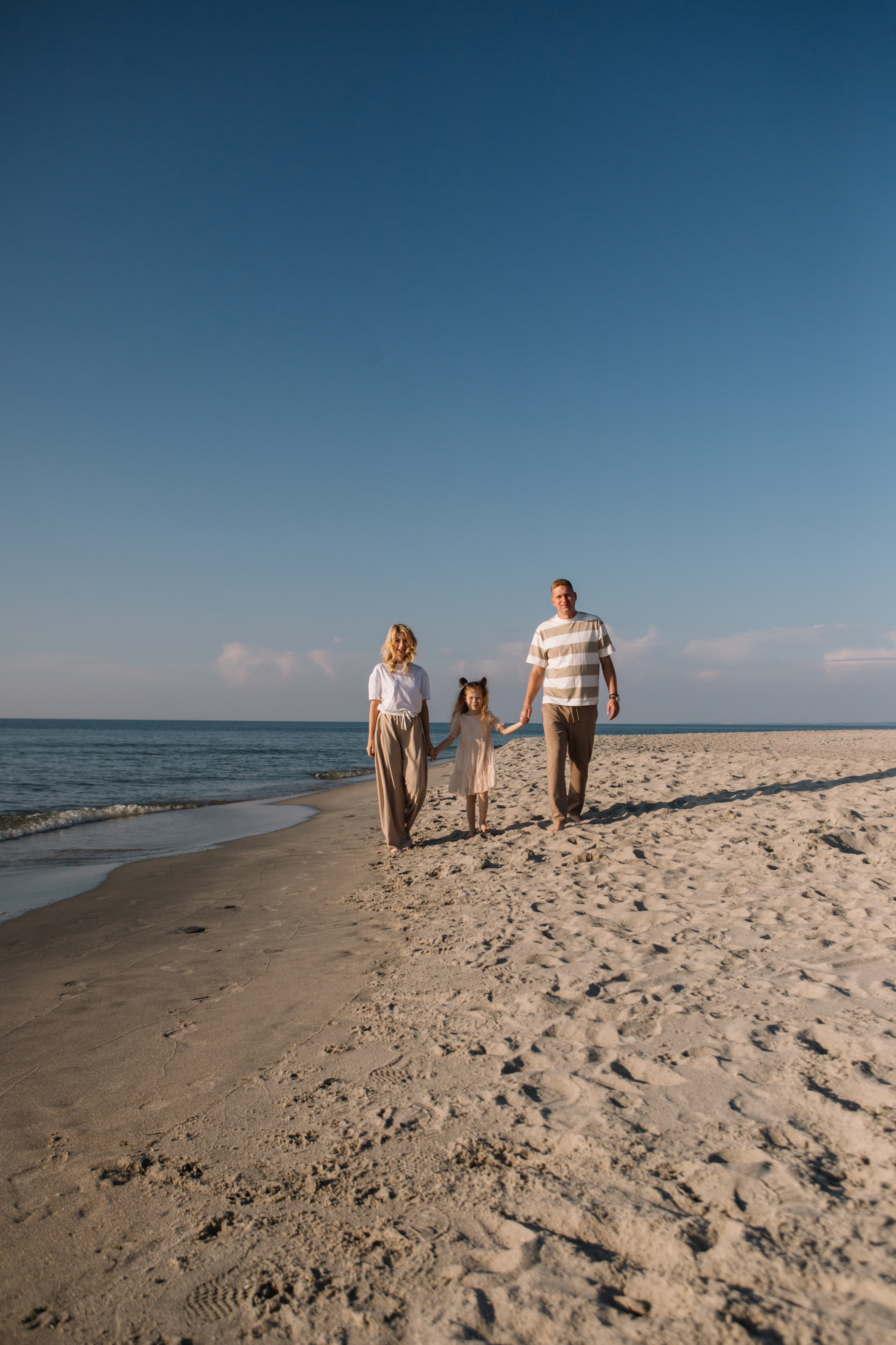 Алексей и Наталья. Семейная фотосессия на море. Семейный фотограф в Калининграде Анастасия Юрина