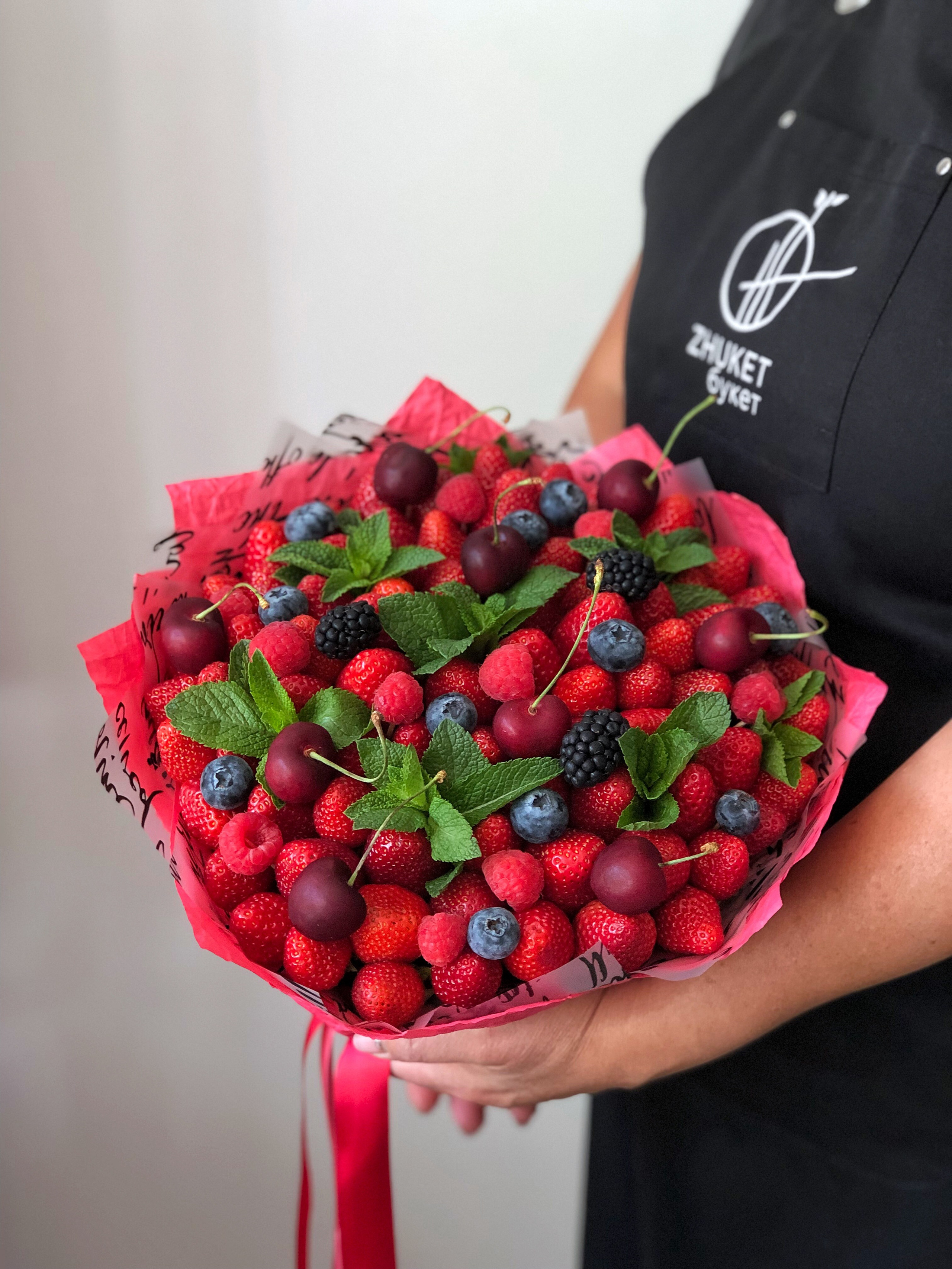 Ягодные. Выездной кейтеринг, съедобные букеты, торты и сладости на заказ
