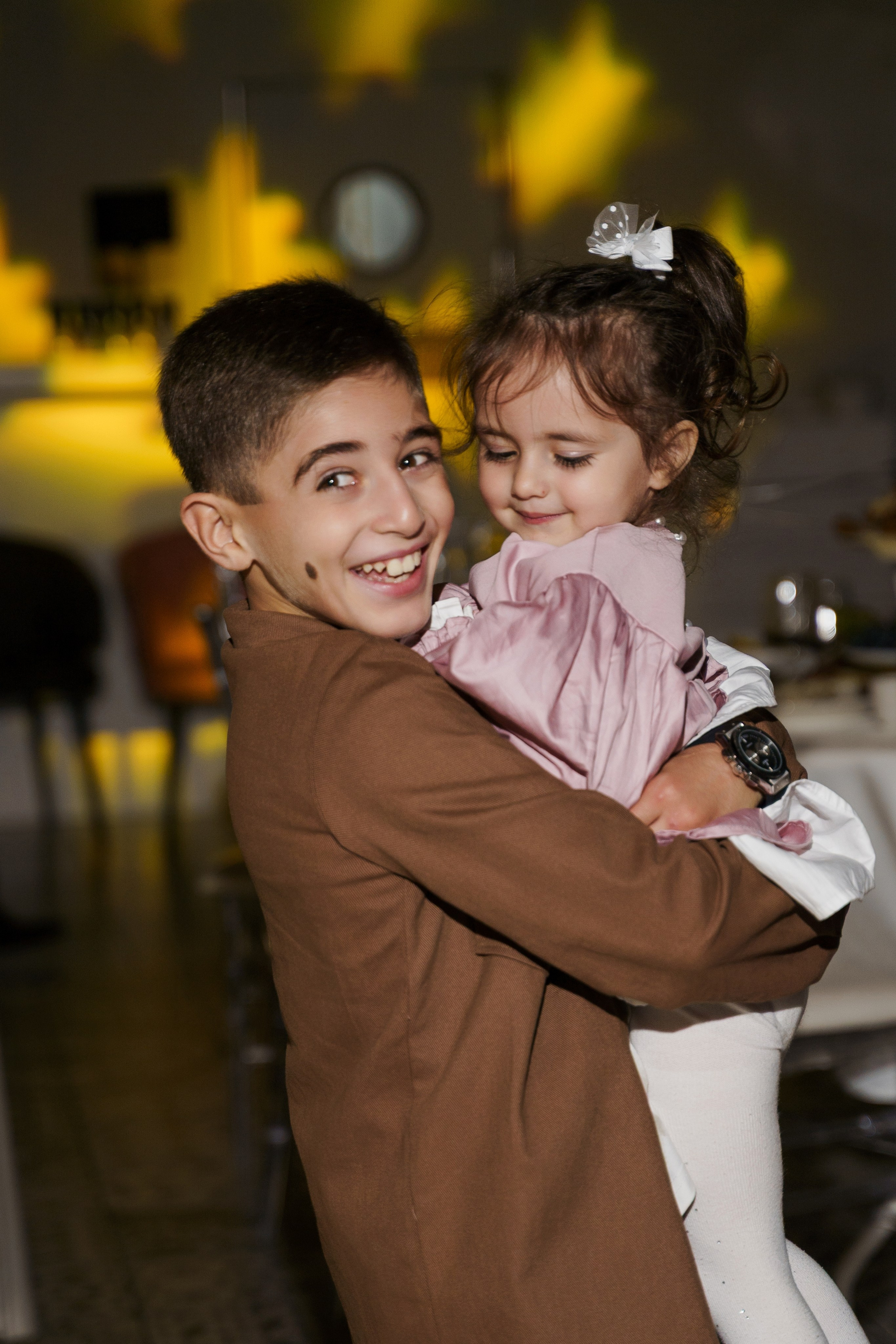 Красивое обручение на берегу чёрного моря в Лермонтово от ТВИНС СТУДИО. ТВИНС СТУДИО — лучшие свадебные фотографы и видеографы в Краснодаре