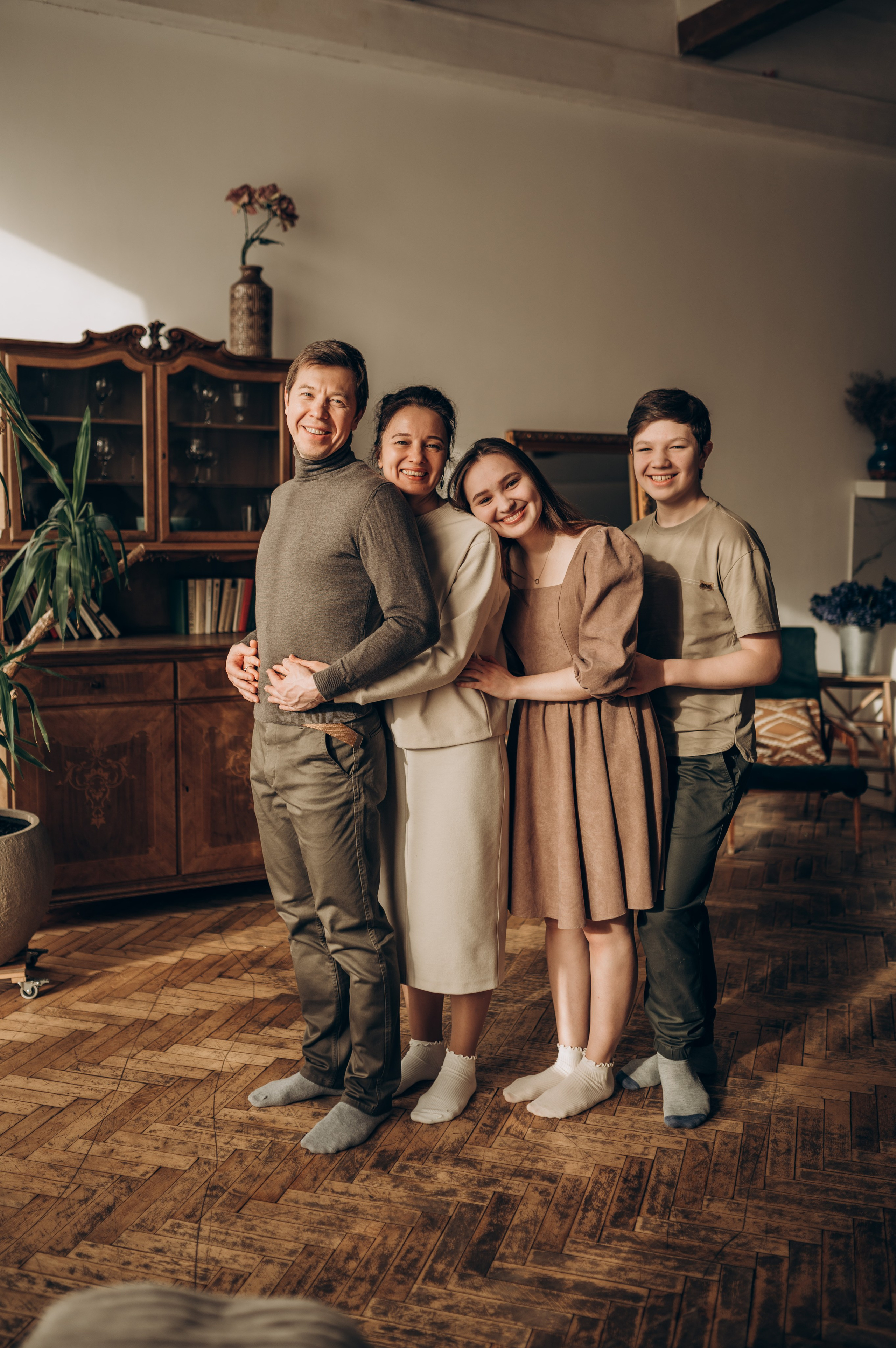 Уютная семейная съёмка в студии. Семейный фотограф в Домодедово и Москве Елена Пичугина