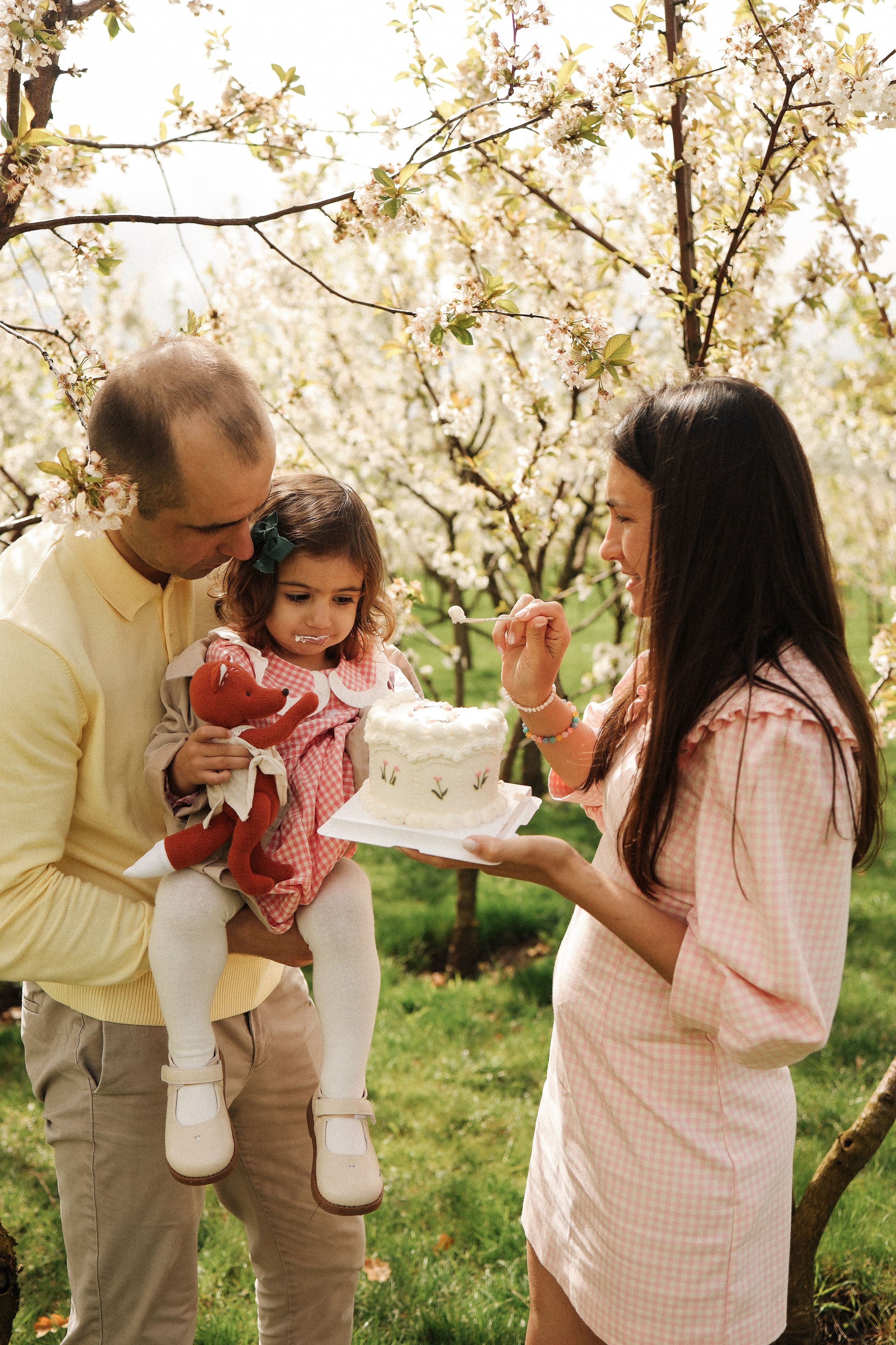День рождения в цветущем саду. Семейный и lovestory фотограф в Москве Светлана Коняхина