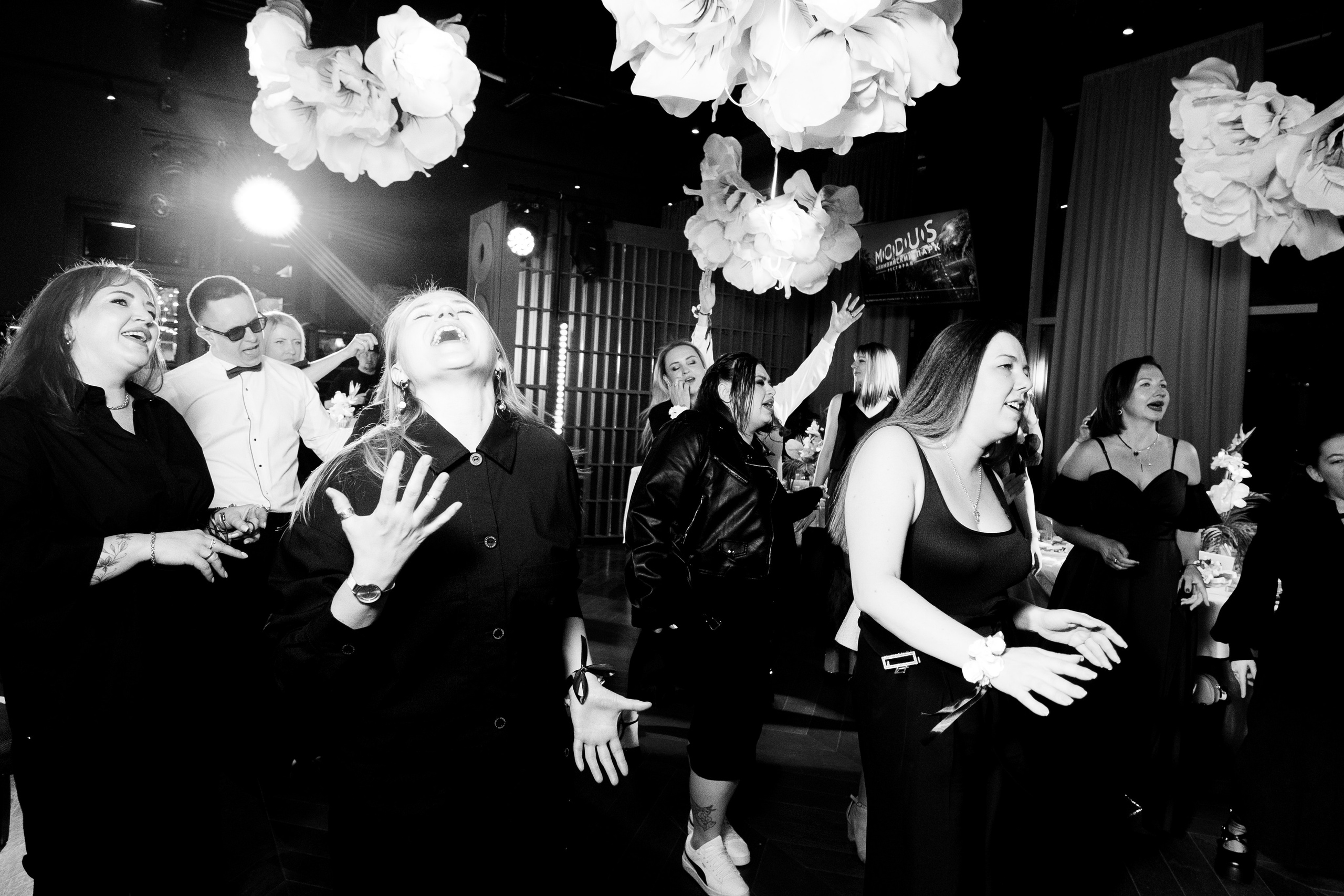 Корпоратив в Сириусу (Адлер) 10 лет компании. Свадебный фотограф Денис Ожигин в Краснодаре и крае. Эмоциональная и стильная съемка вашего дня