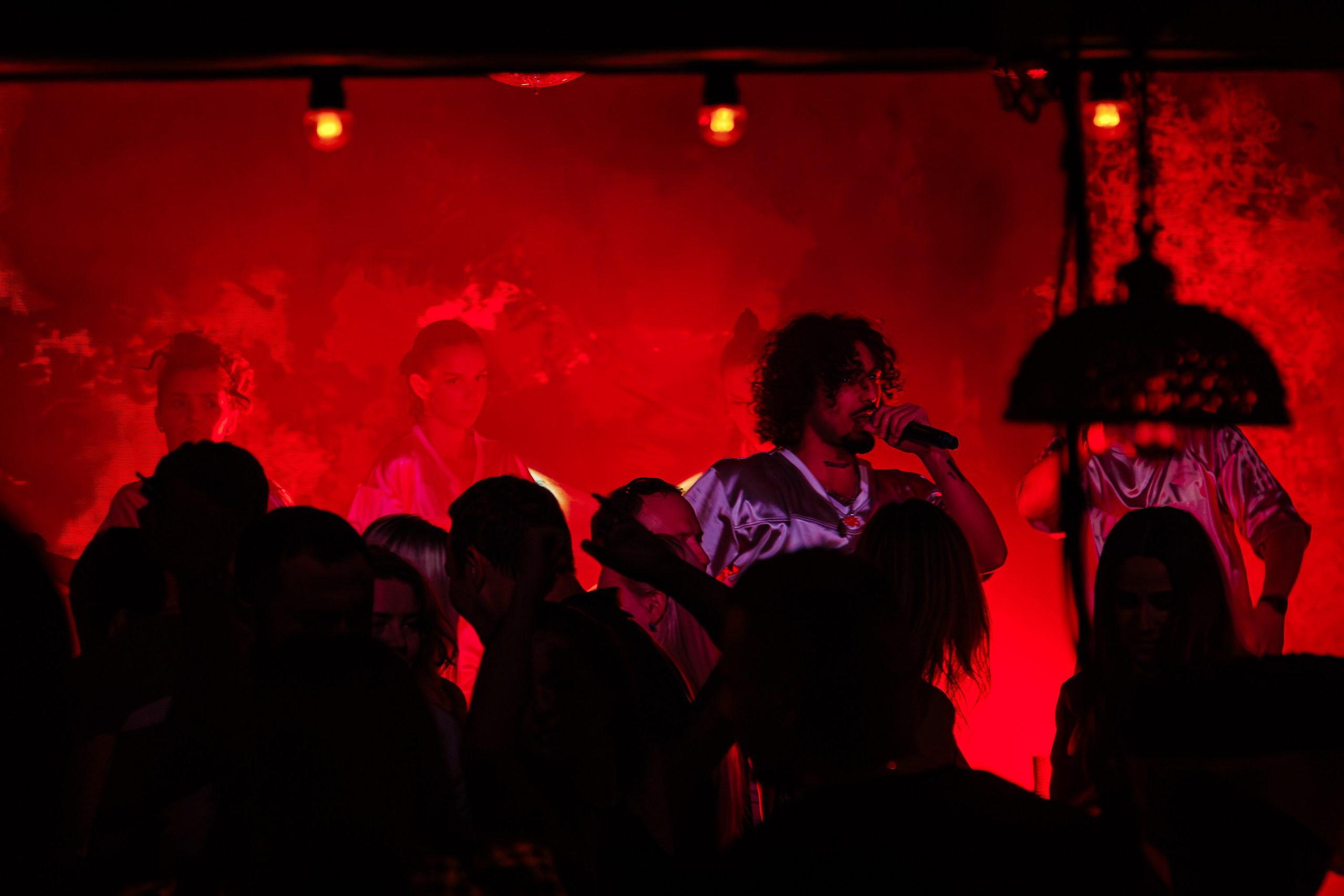 «МИША МАРВИН"_Чайка на пляже_Ялта_14.06.2025. Аминов Руслан | Фотограф