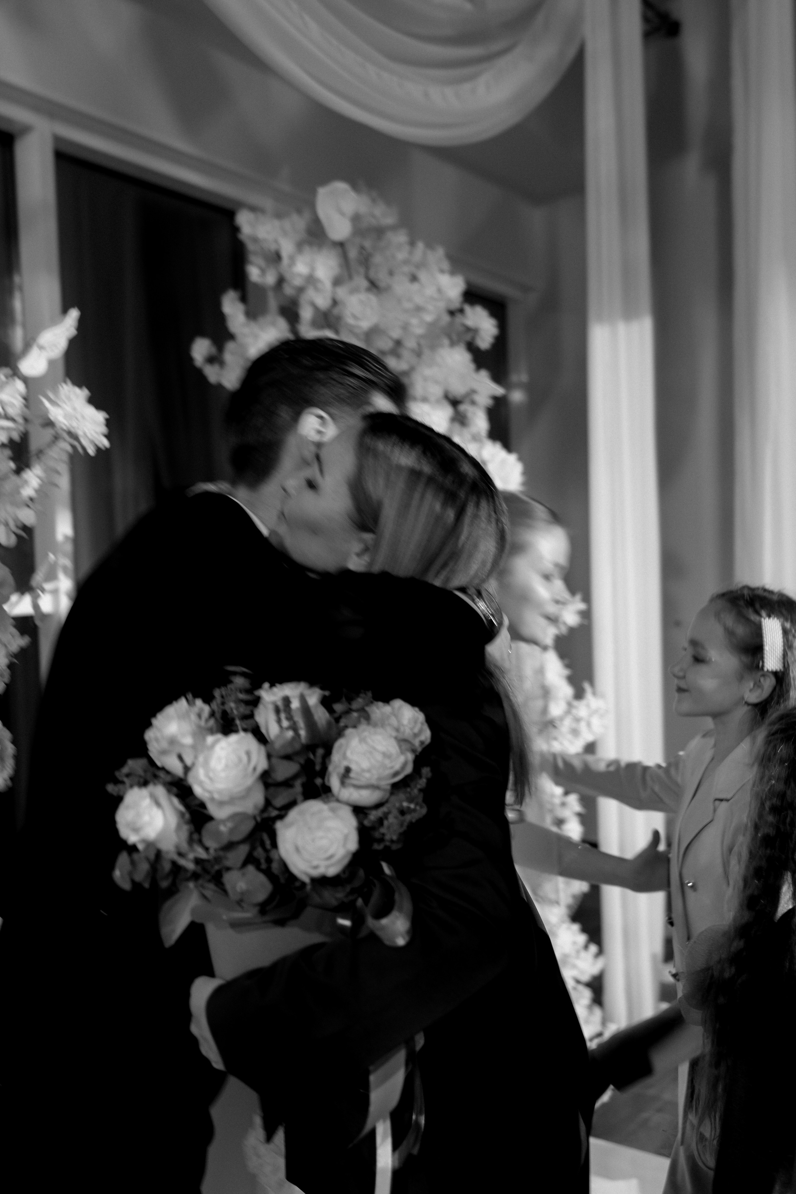 СВАДЕБНАЯ СЬЕМКА СБОРОВ В ОТЕЛЕ И ВЫЕЗД НА ЦЕРЕМОНИЮ (СНЯТО В СИБИРЕ В НИЖНЕВАРТОВСКЕ). Профессиональный фотограф, Санкт-Петербург — Виктория Богомолова