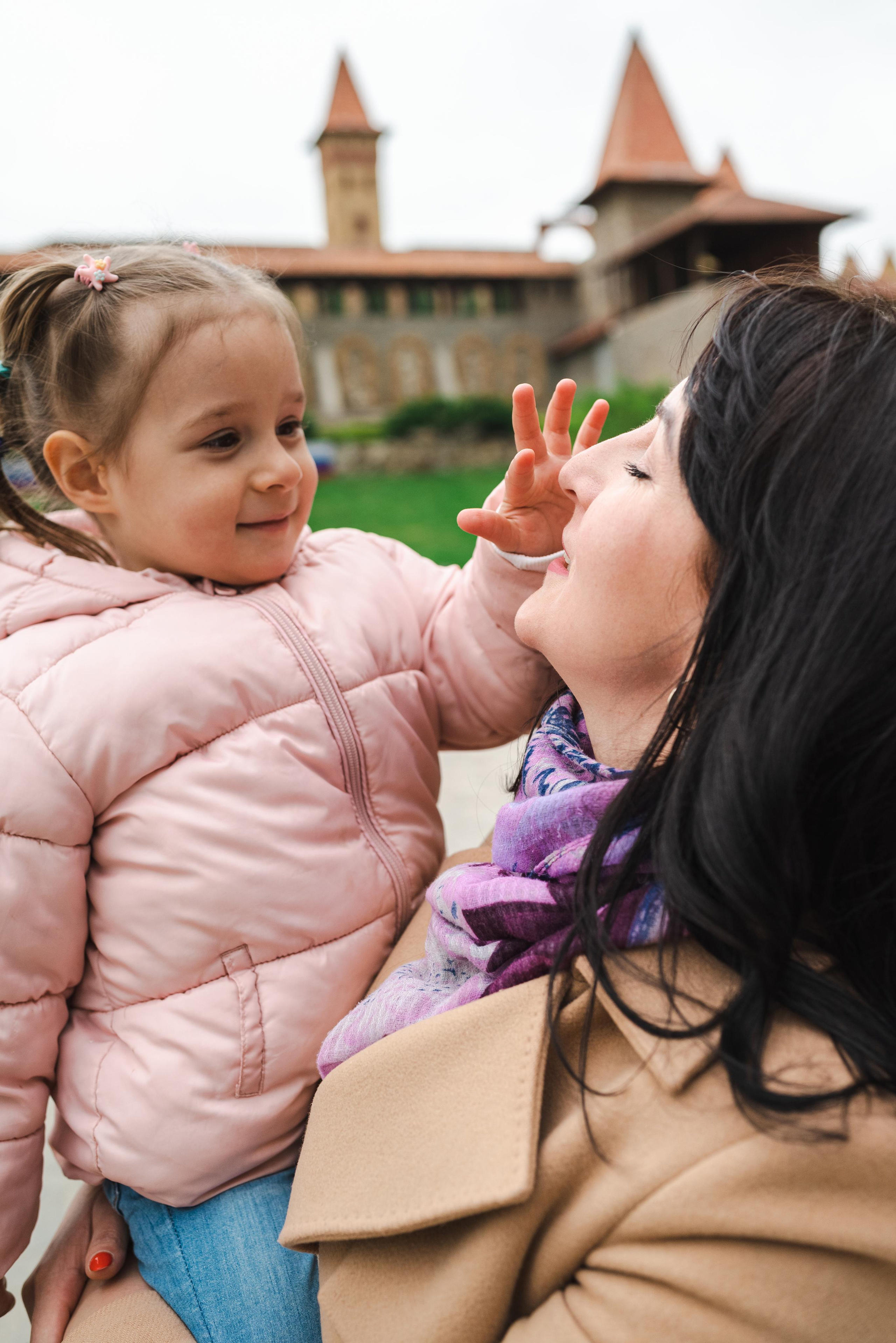 Прогулка мамы с доченькой Боженой в парке Лога. Фотограф в Каменске-Шахтинском Ольга Сагал