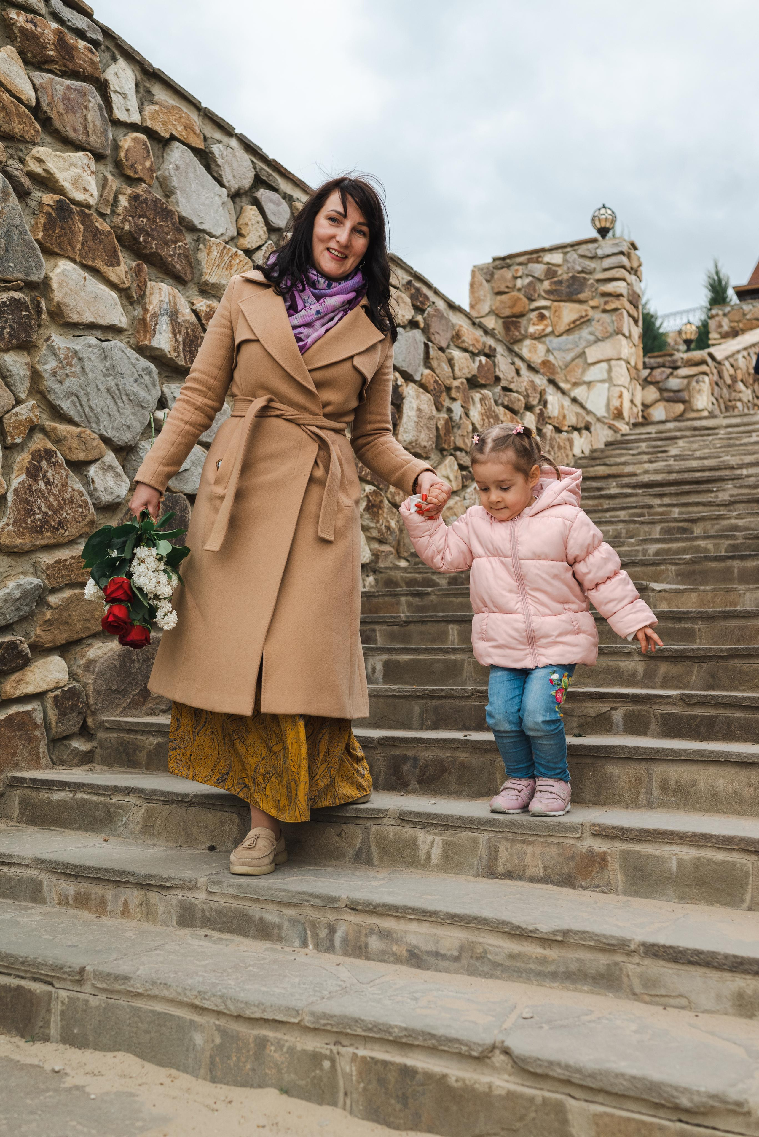 Прогулка мамы с доченькой Боженой в парке Лога. Фотограф в Каменске-Шахтинском Ольга Сагал