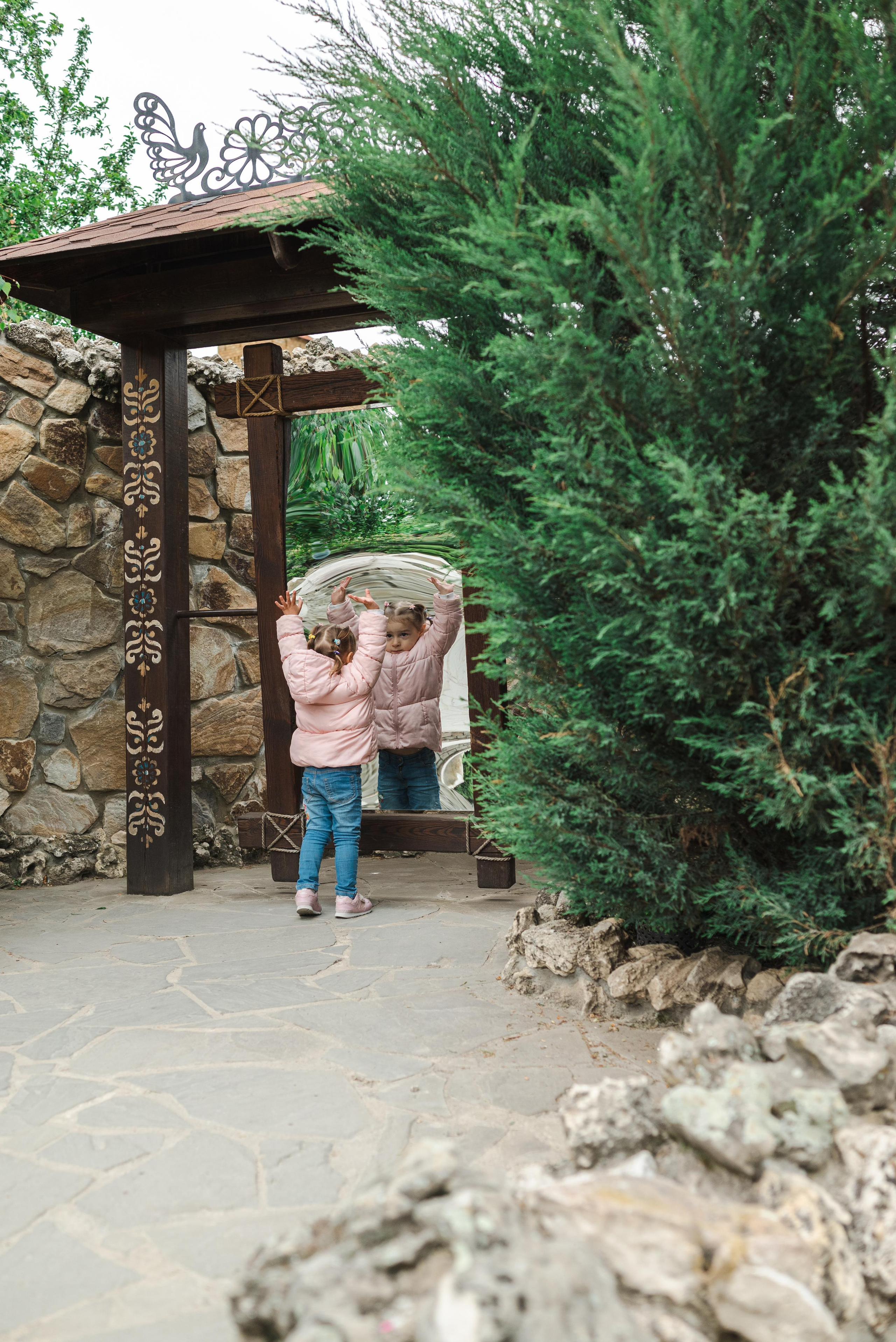 Прогулка мамы с доченькой Боженой в парке Лога. Фотограф в Каменске-Шахтинском Ольга Сагал