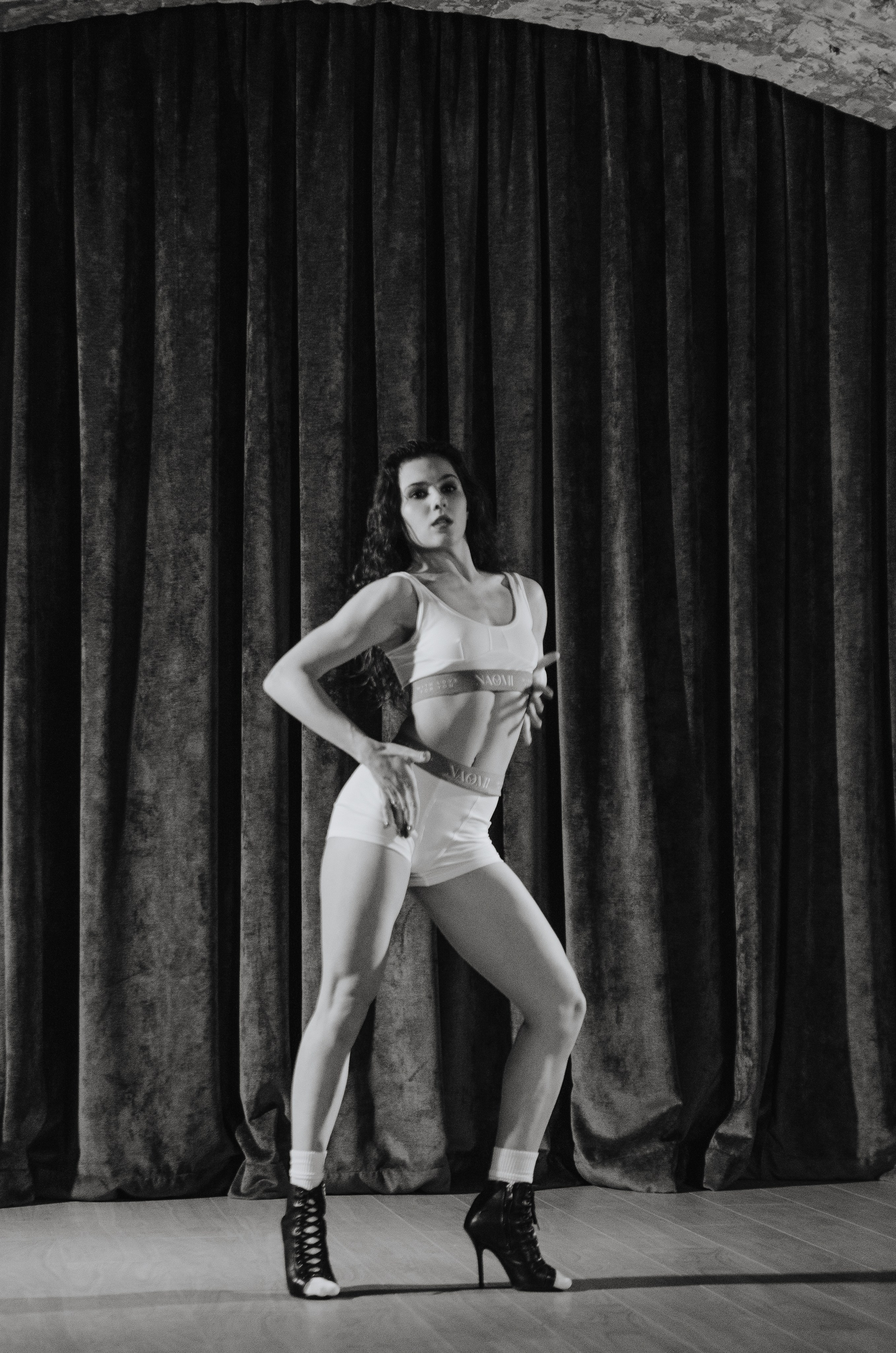 Фото-подглядки с видеосъемки танцевальной команды «Secret». Денисова Аля — фотограф для парных съемок и индивидуальных историй в Барнауле