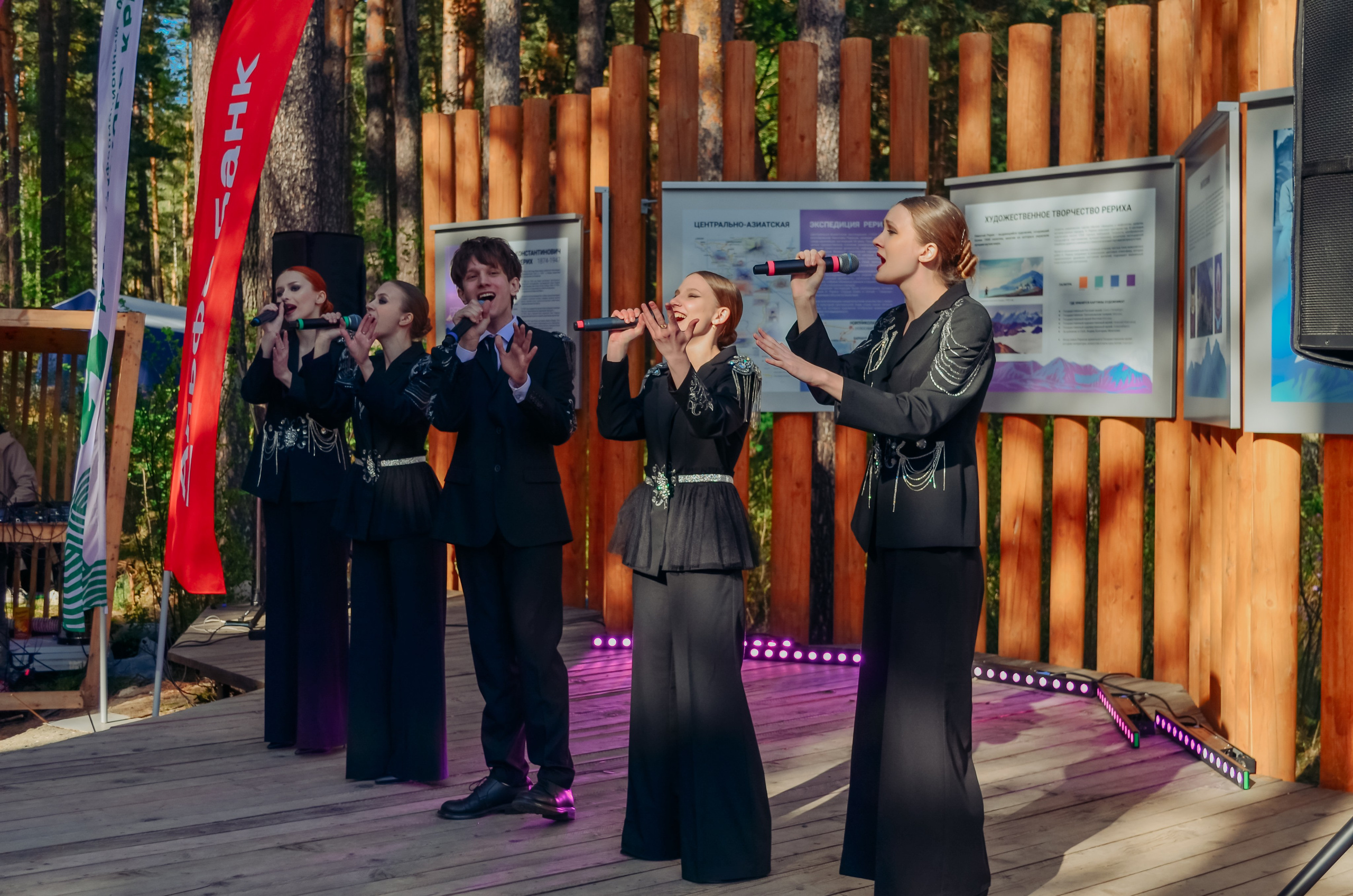 Фестиваль «Цветение Маральника на Алтае 2025». Фоторепортаж. Денисова Аля — фотограф для парных съемок и индивидуальных историй в Барнауле