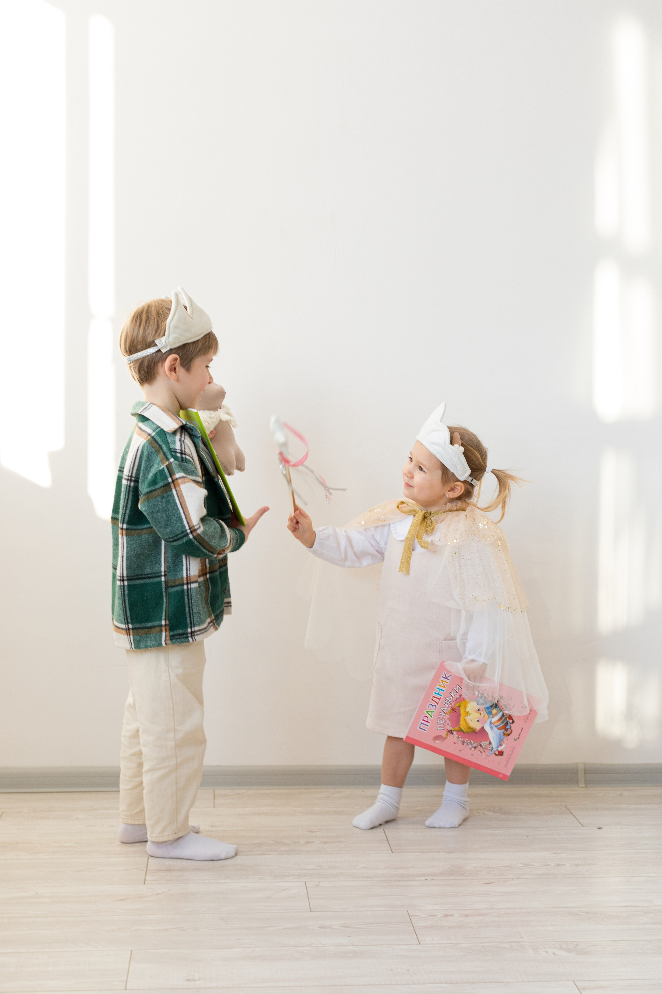 Фотосессия с детскими книгами. Детский и контент фотограф Надя Волкова Санкт-Петербург