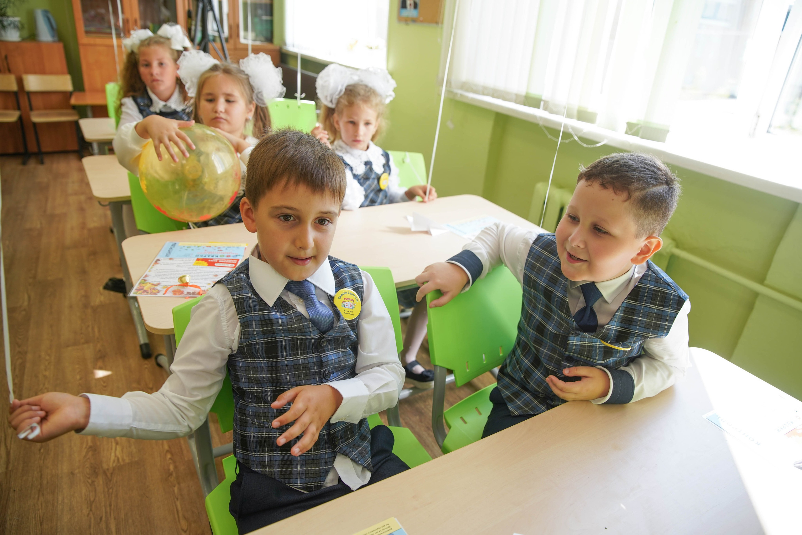 Первый класс линейка, в классе, портреты. Семейный и детский фотограф в Нижнем Новгороде