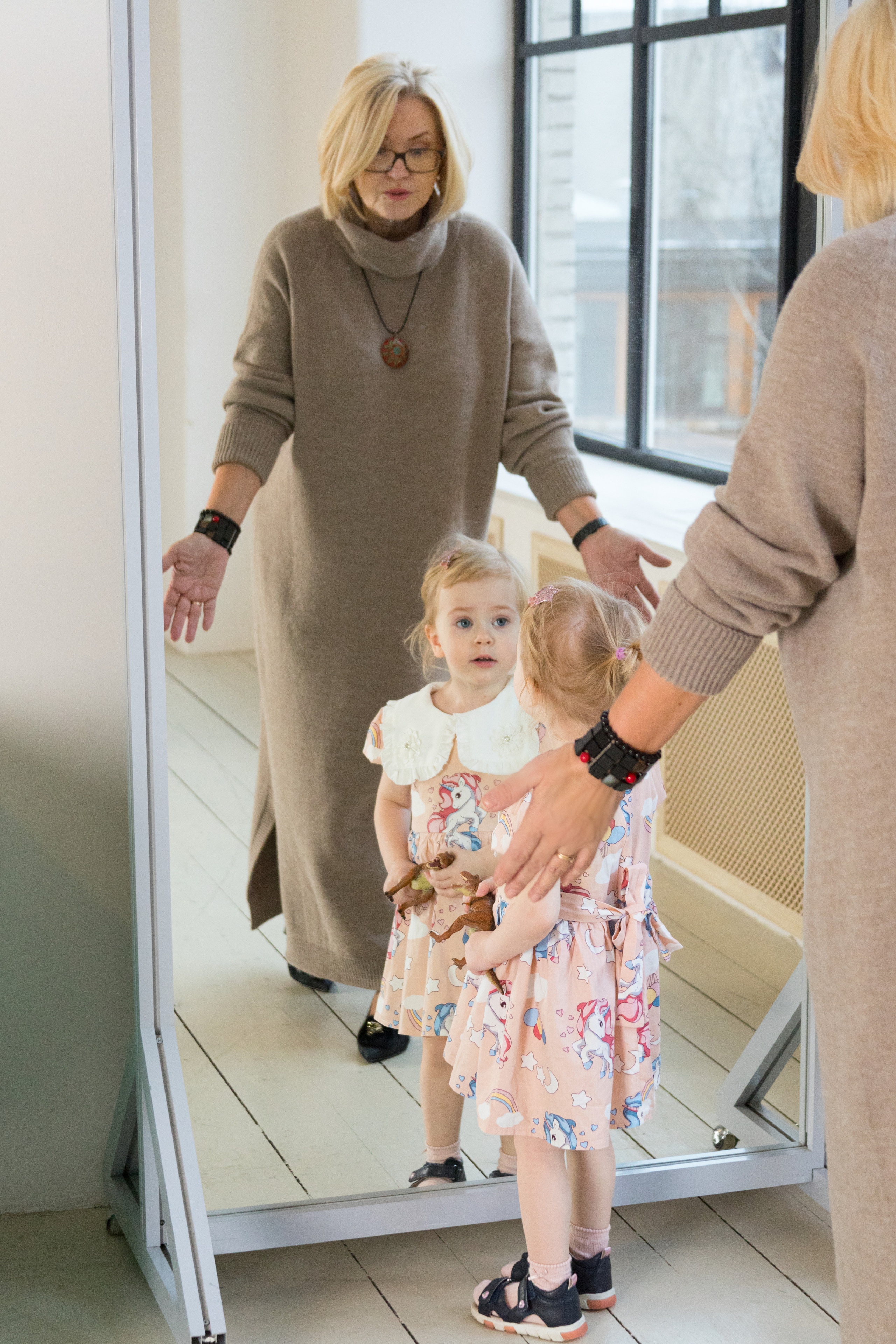 Семейная фотосессия в студии с ребенком. Детский и контент фотограф Надя Волкова Санкт-Петербург