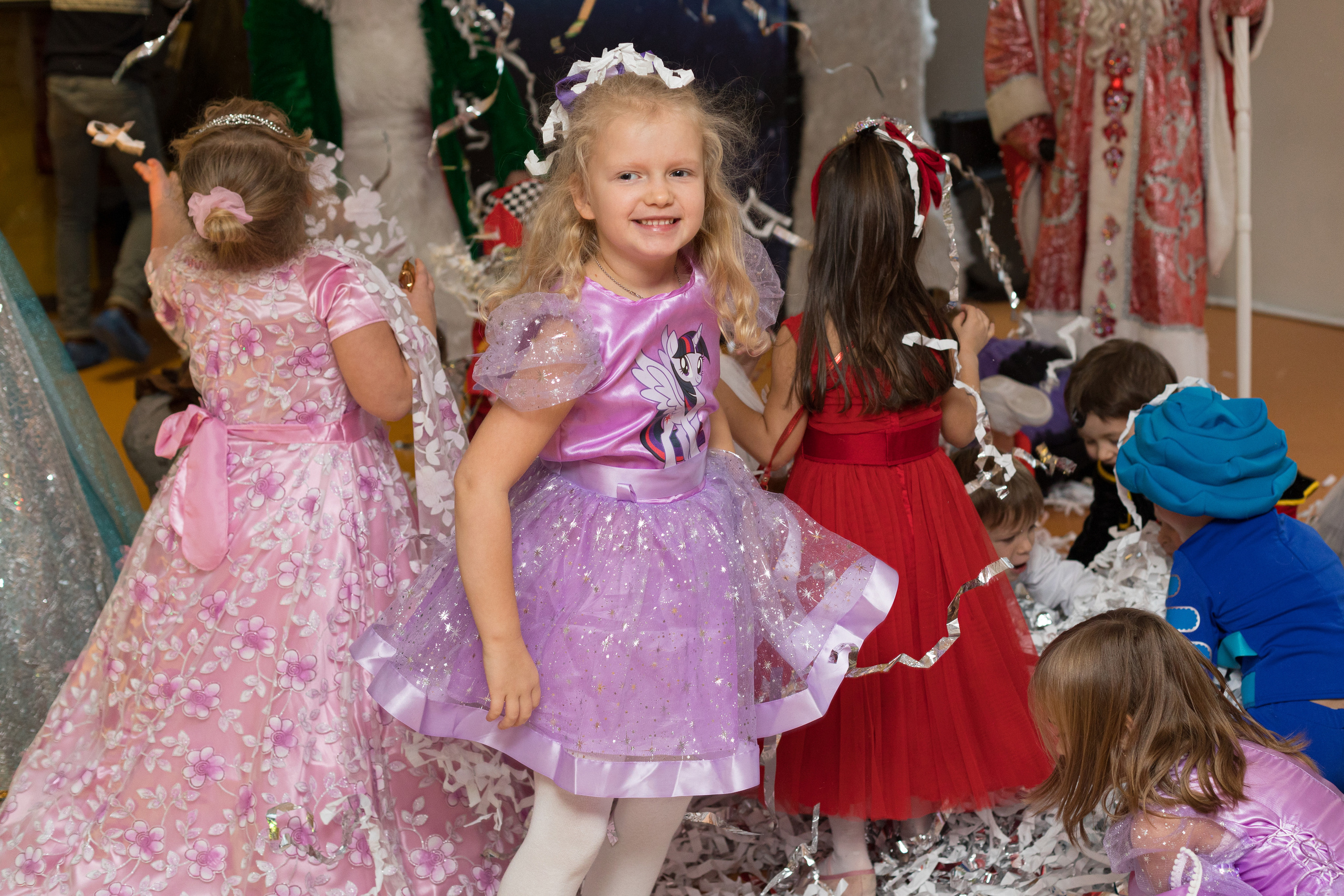 Праздник Нового года в детском саду. Гимназия «Академия». Детский и контент фотограф Надя Волкова Санкт-Петербург