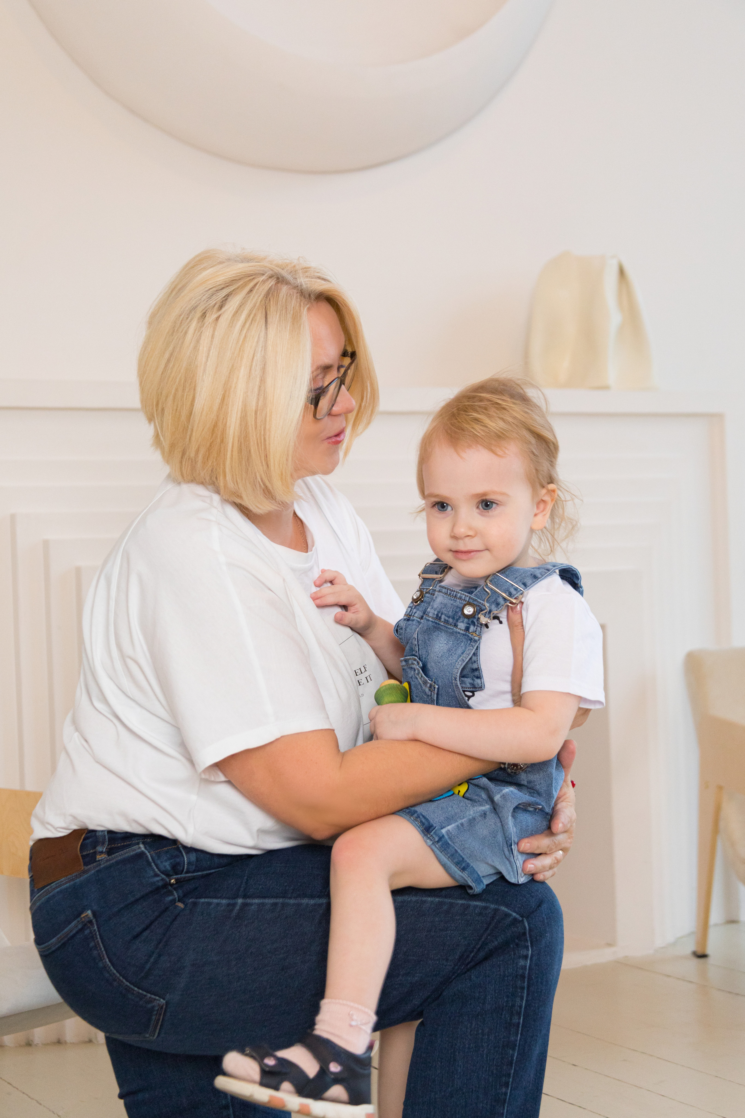 Семейная фотосессия в студии с ребенком. Детский и контент фотограф Надя Волкова Санкт-Петербург