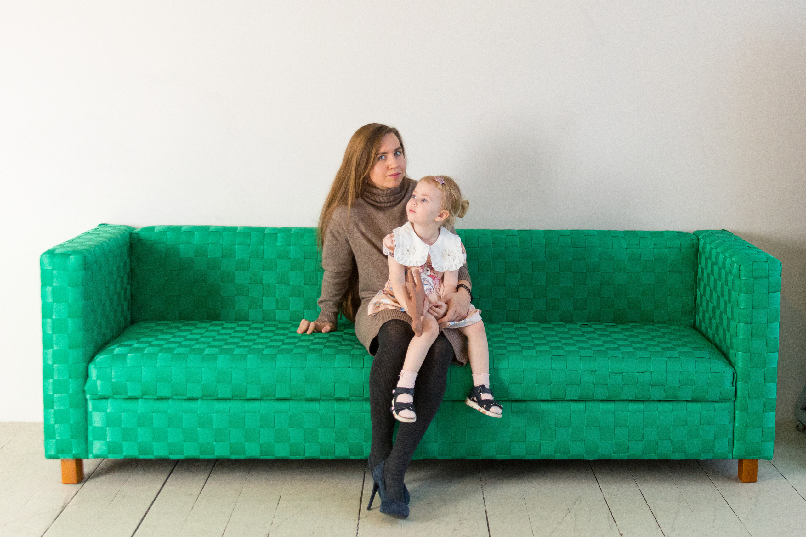 Семейная фотосессия в студии с ребенком. Детский и контент фотограф Надя Волкова Санкт-Петербург