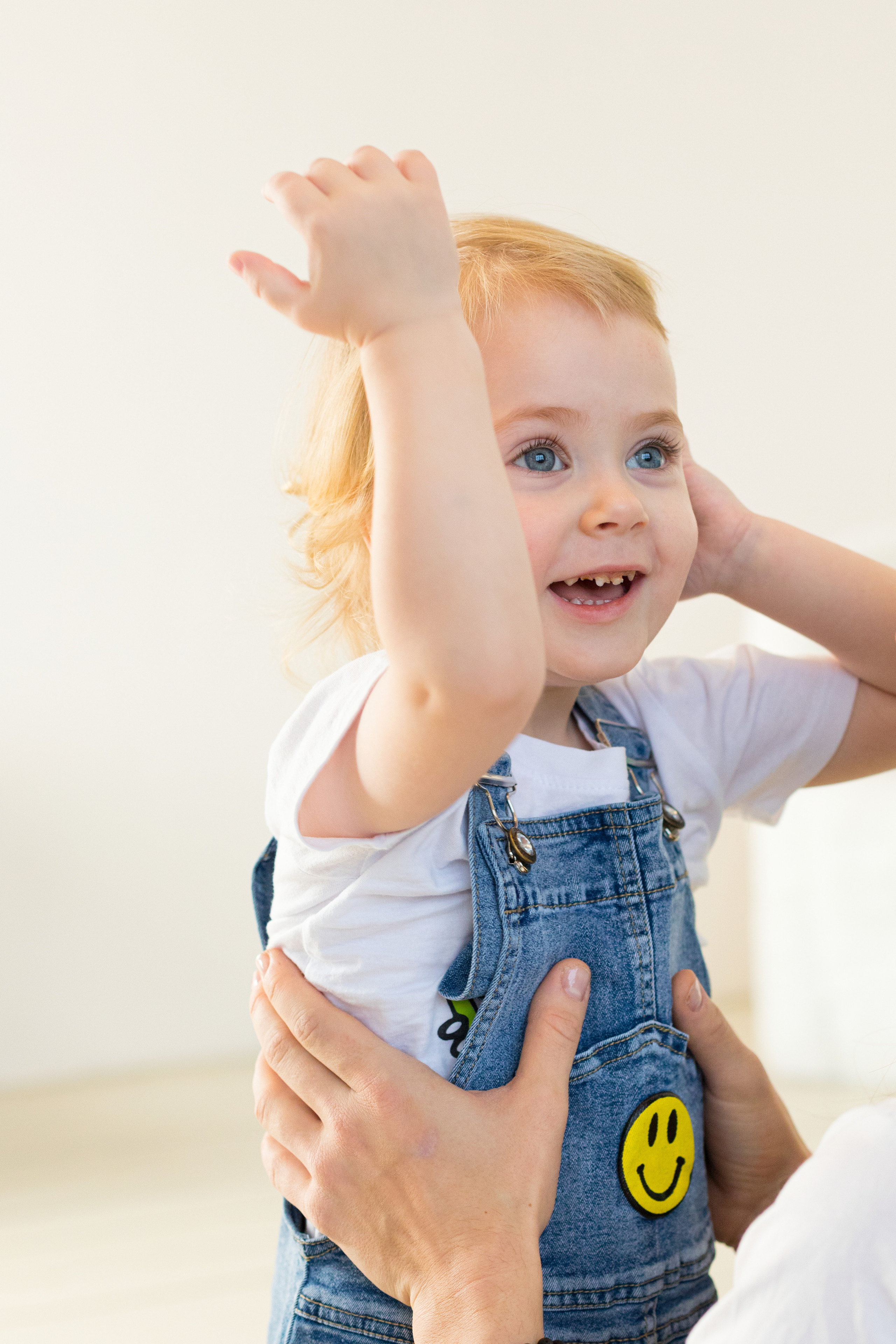 Семейная фотосессия в студии с ребенком. Детский и контент фотограф Надя Волкова Санкт-Петербург