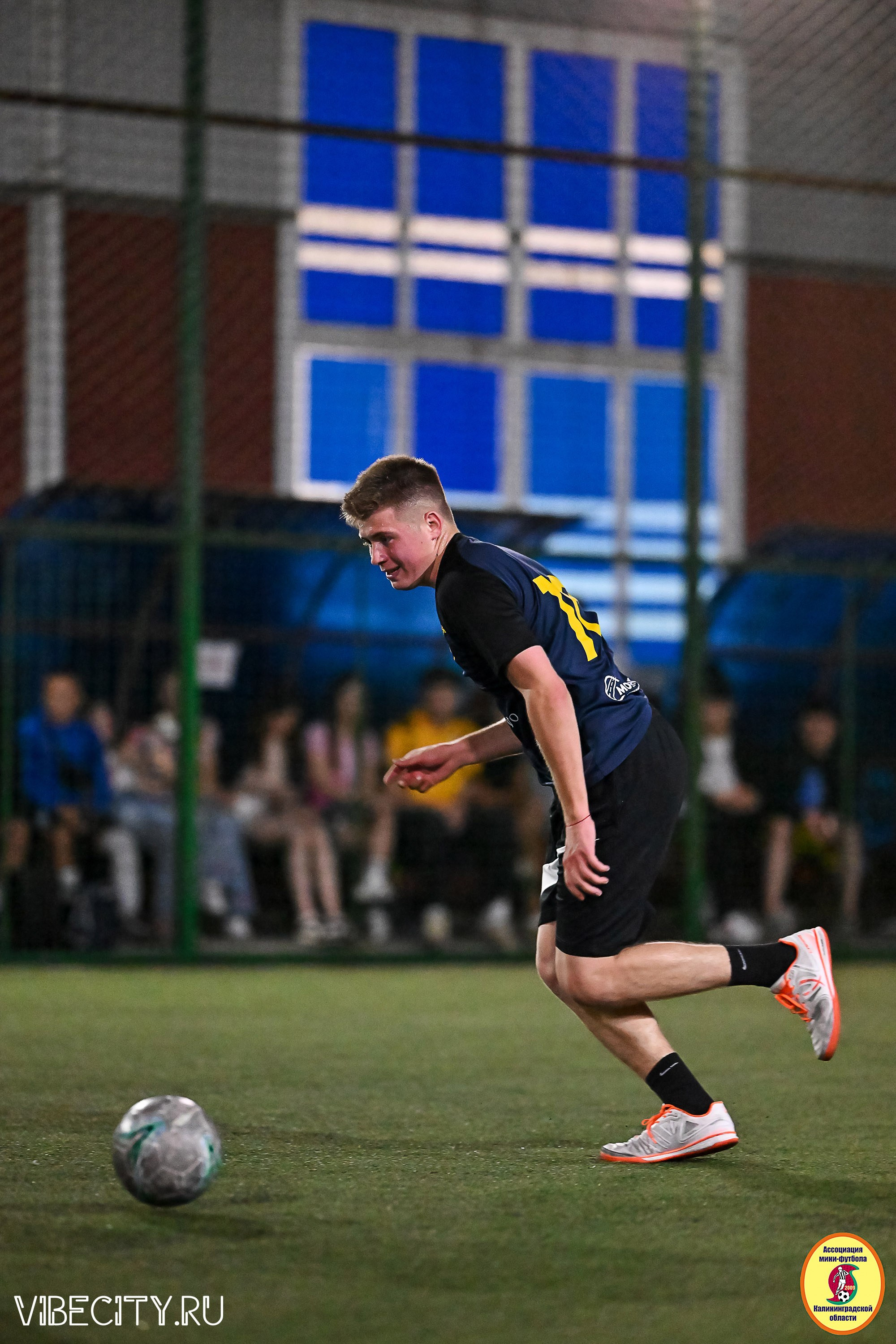 ФИНАЛЬНЫЕ ИГРЫ КУБКА МИНИ-ФУТБОЛЬНОЙ ЛИГИ И КУБКА КОРПОРАТИВНОЙ МФЛ 2025. VIBECITY.RU Вайб Сити Ру Фоторепортажи Фотоотчеты Калининград