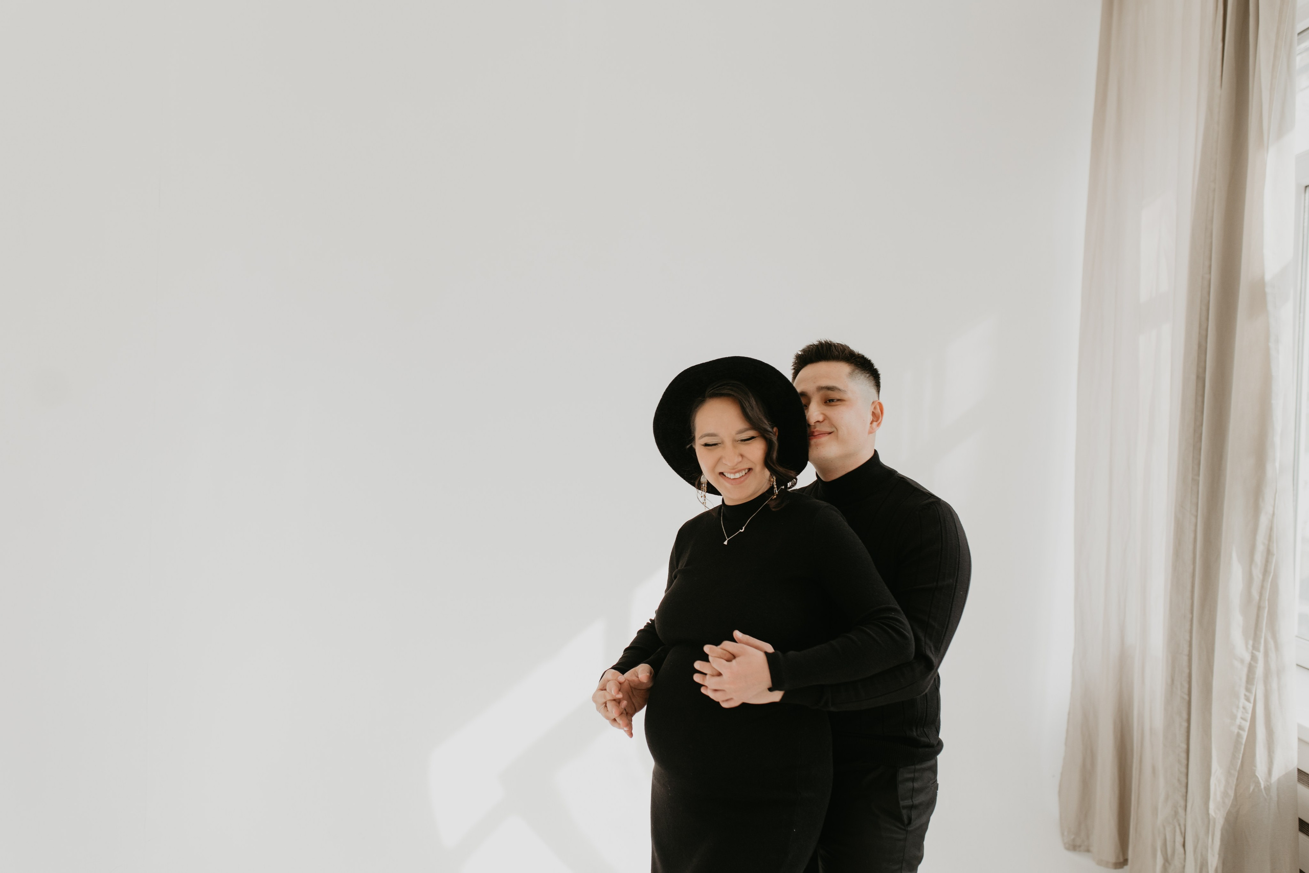 В ожидании Чуда. Свадебный и семейный фотограф в Алматы Laura Dosmann